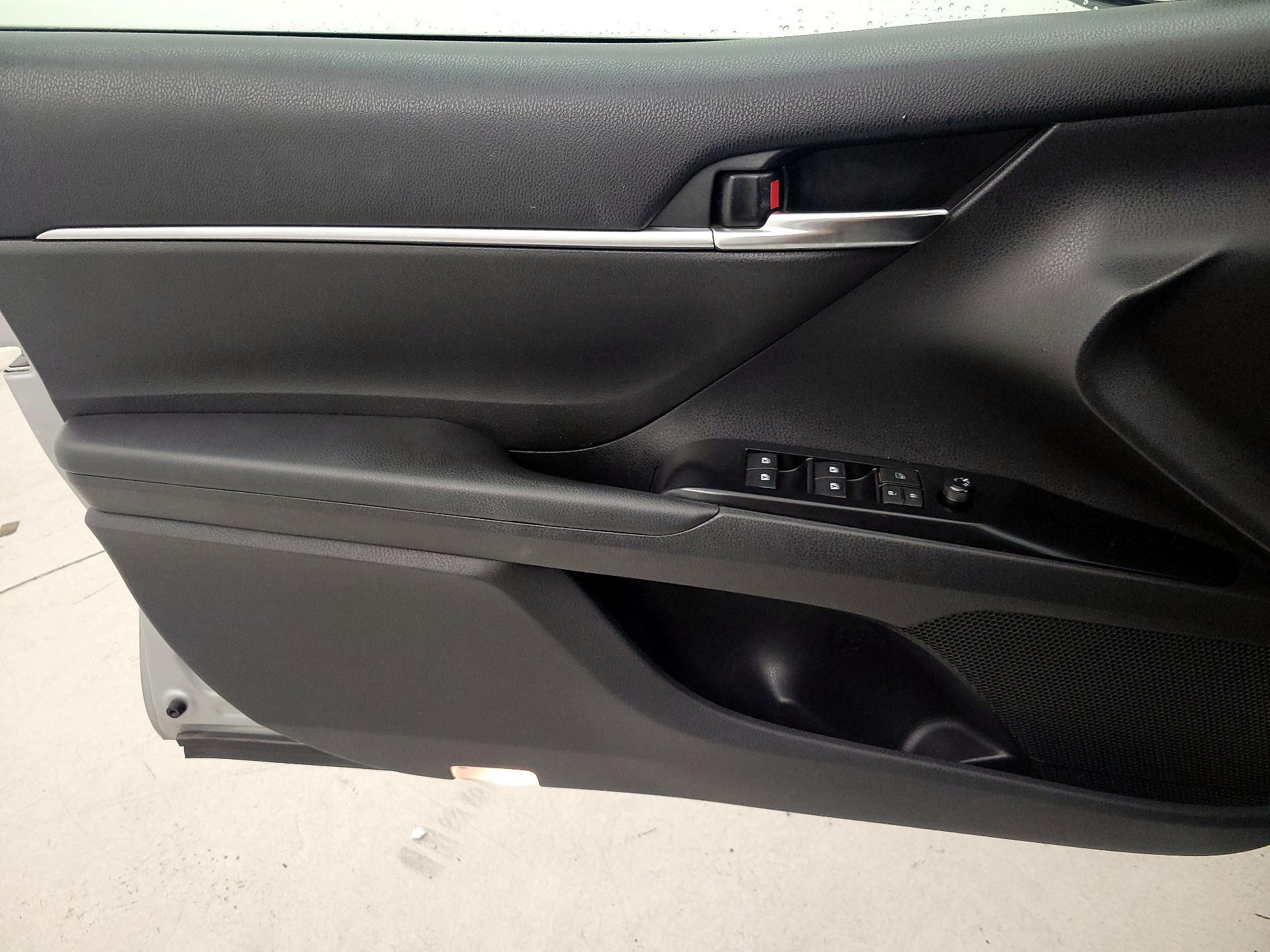 Thumbnail: 2019 Toyota Camry - 12