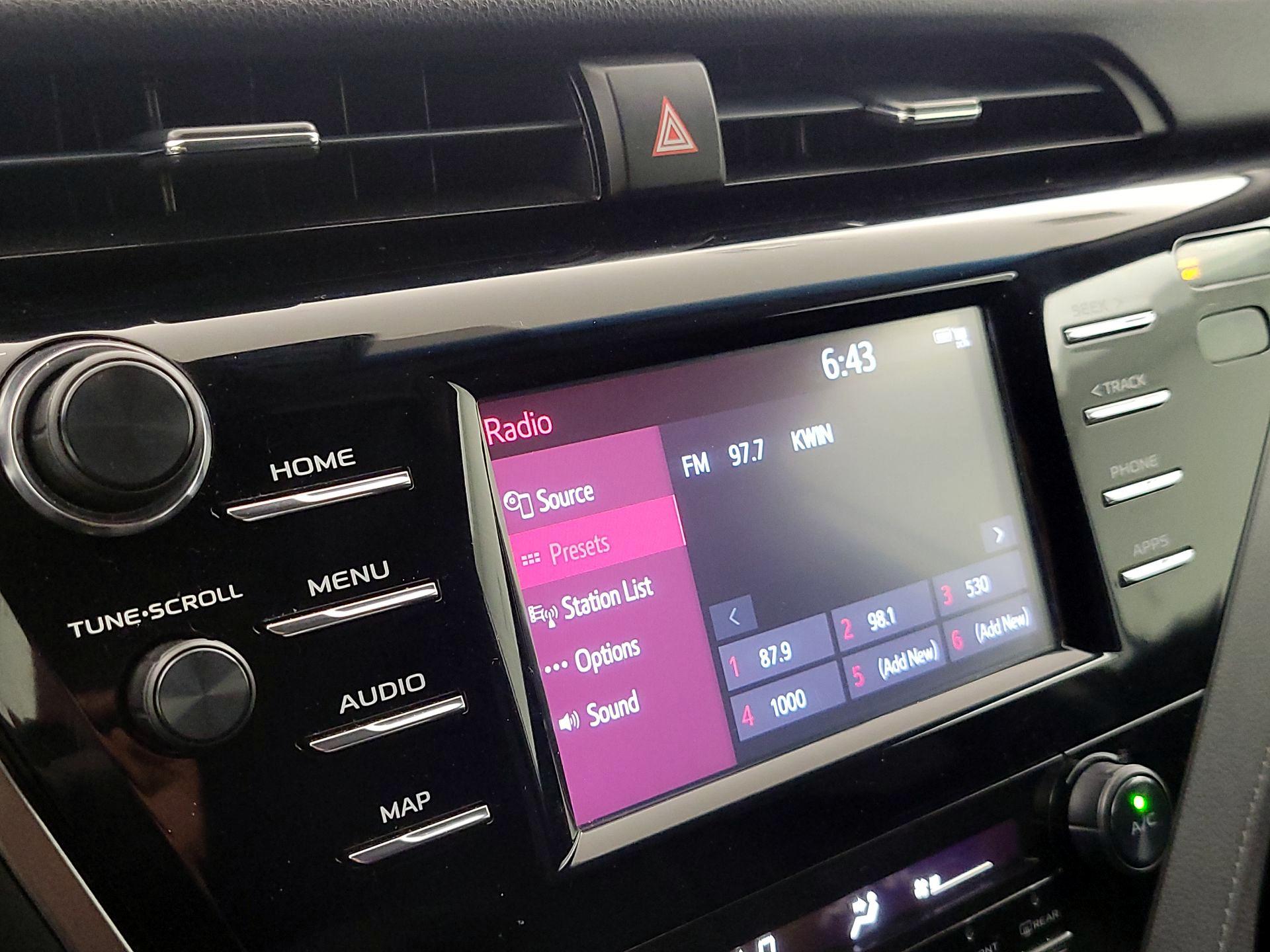 Thumbnail: 2019 Toyota Camry - 15