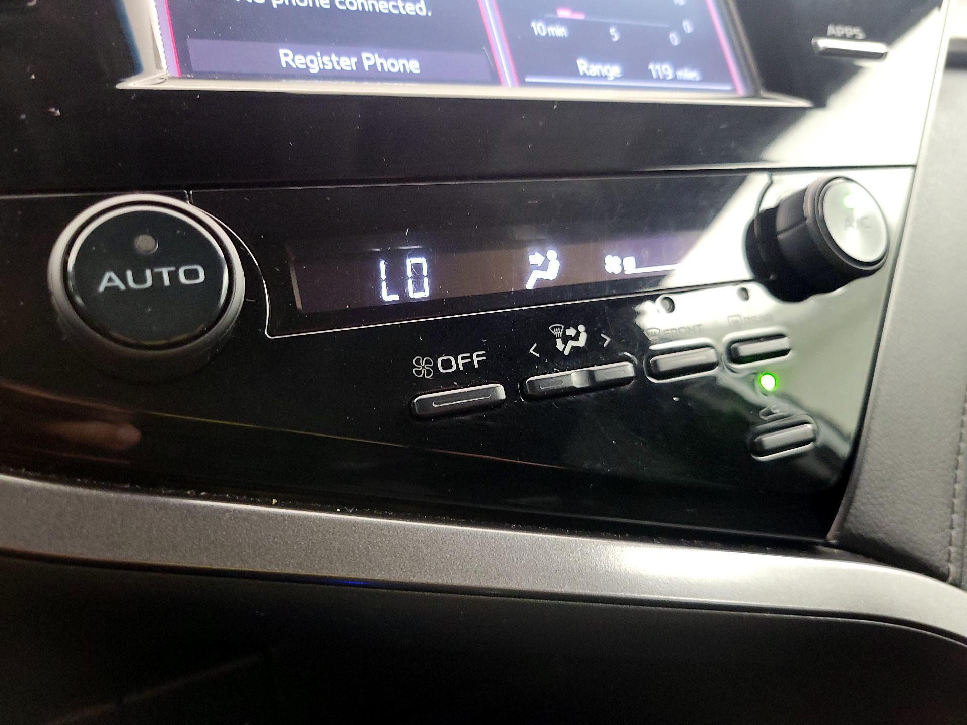 Thumbnail: 2019 Toyota Camry - 16