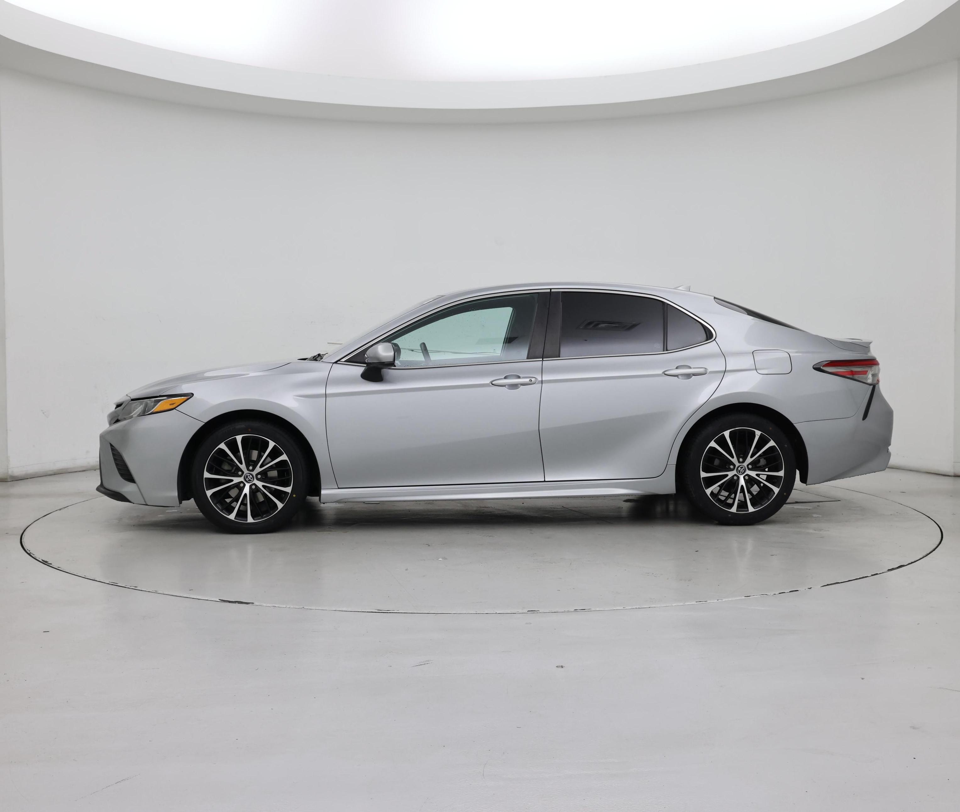 Thumbnail: 2019 Toyota Camry - 3