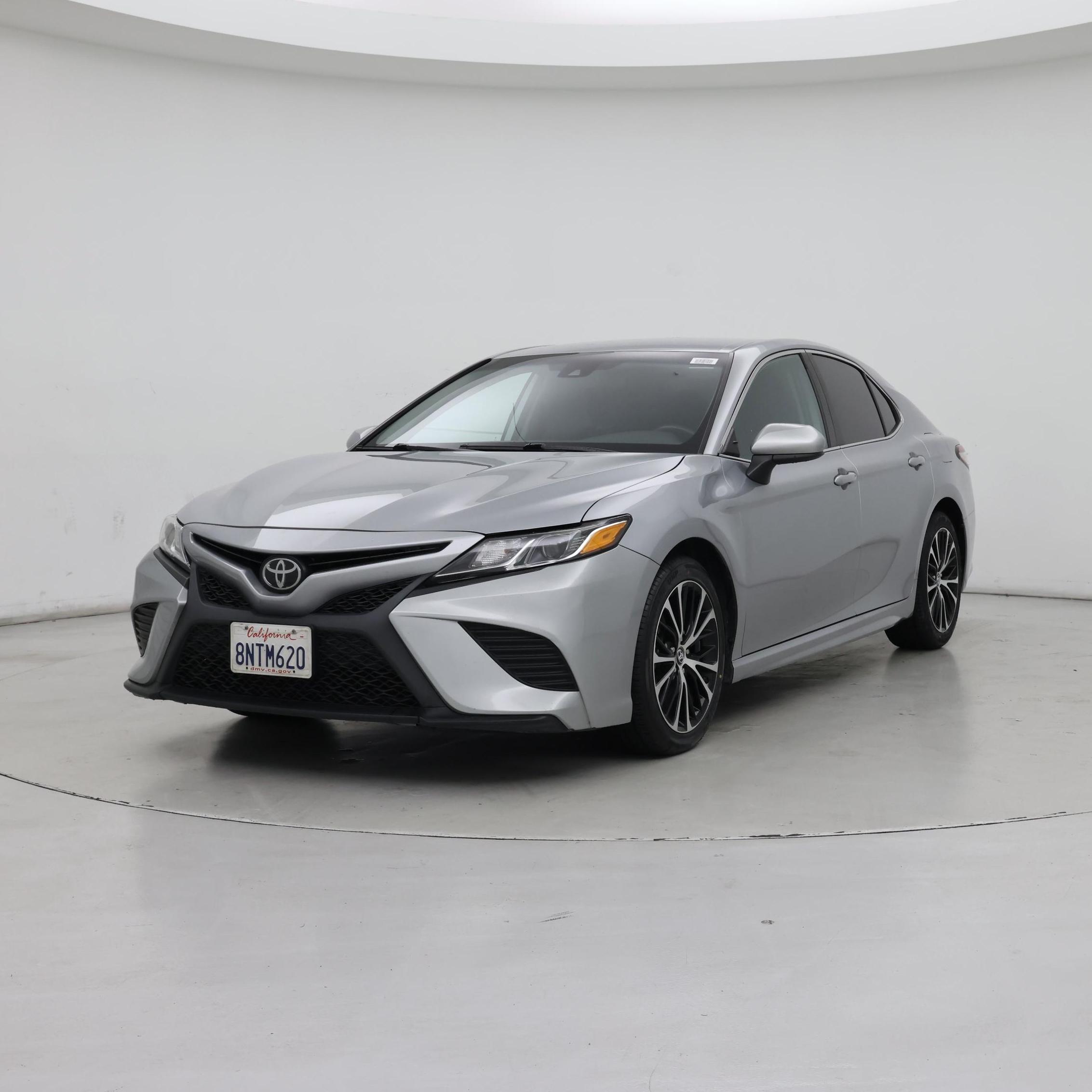 Thumbnail: 2019 Toyota Camry - 4