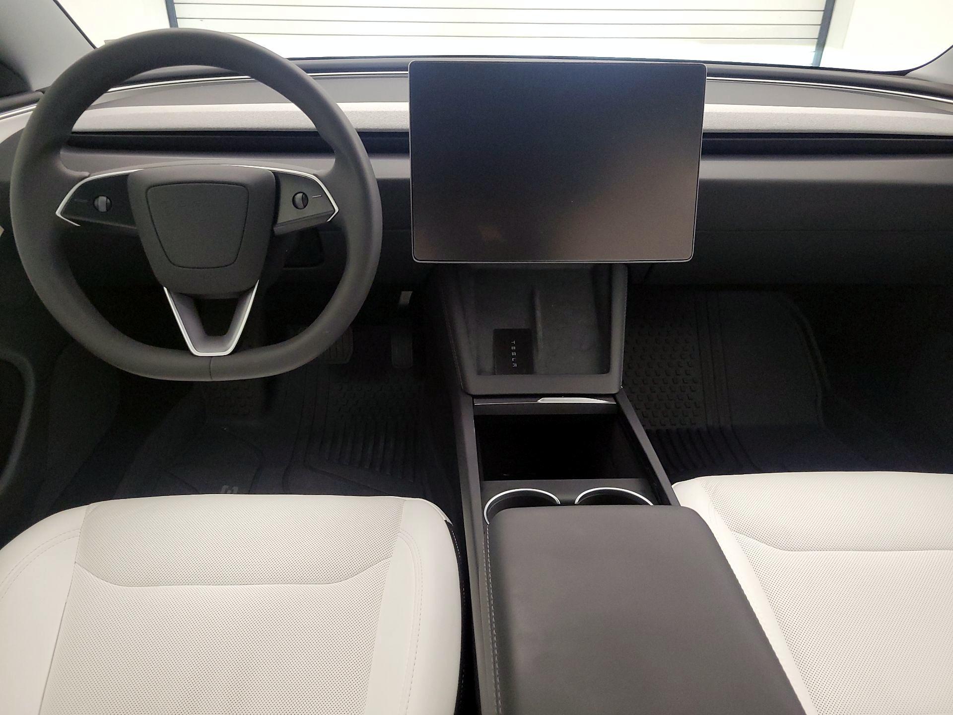 Thumbnail: 2025 Tesla Model 3 - 9