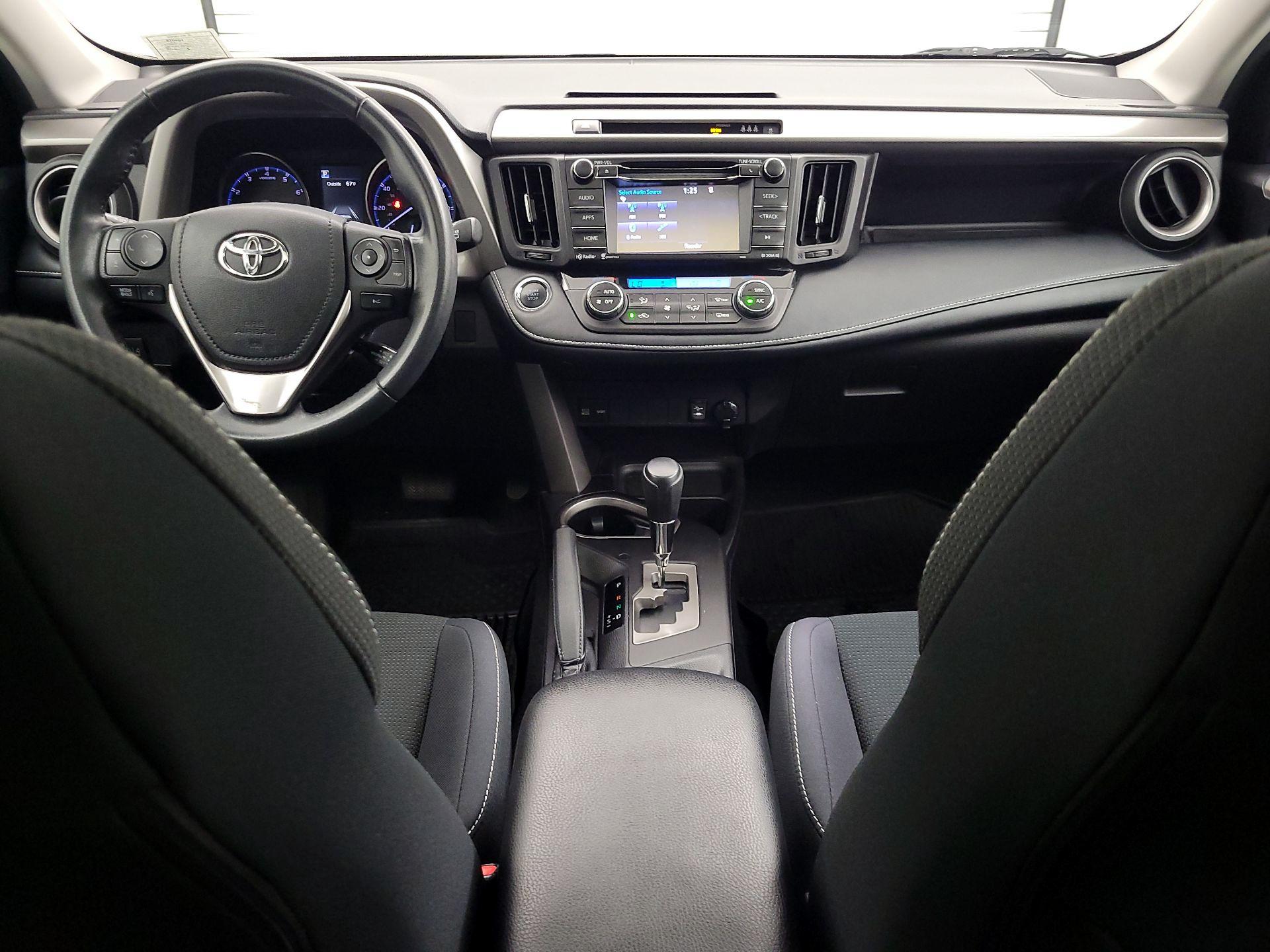 Thumbnail: 2018 Toyota RAV4 - 9
