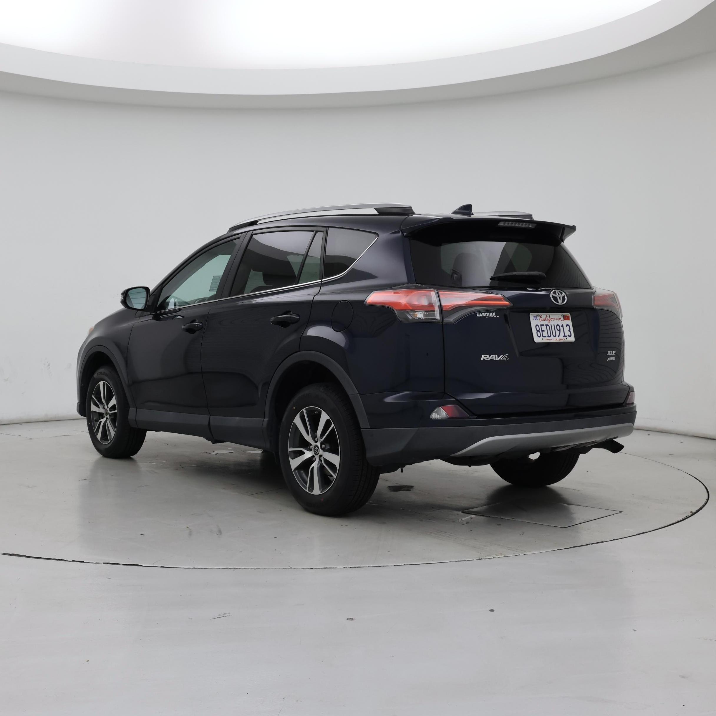 Thumbnail: 2018 Toyota RAV4 - 2