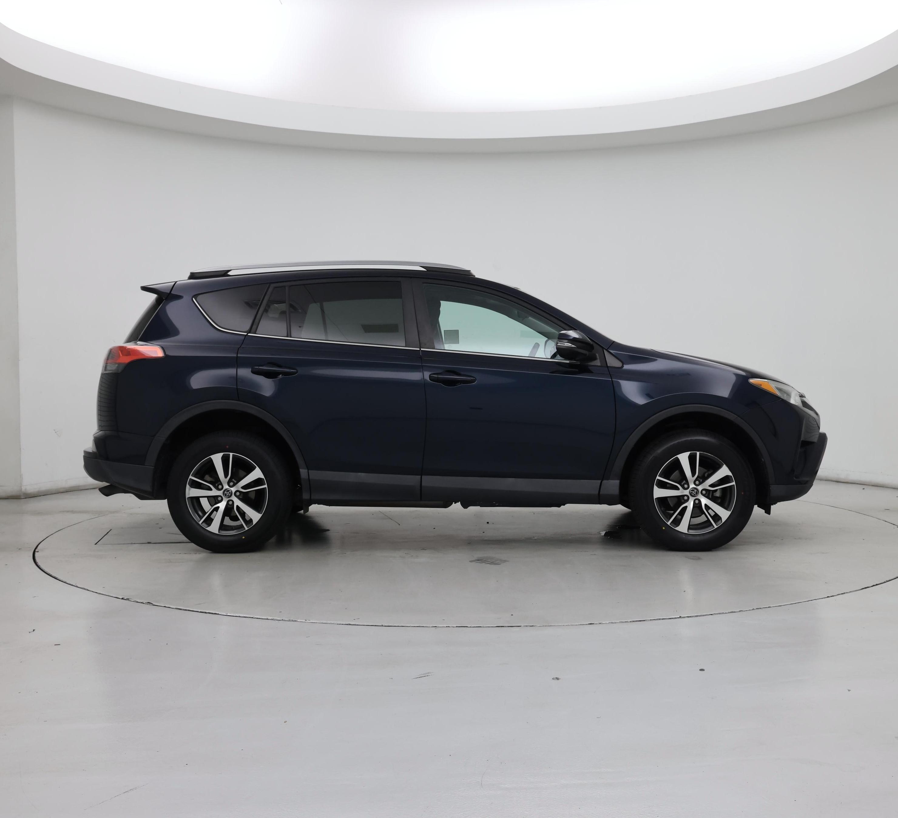 Thumbnail: 2018 Toyota RAV4 - 7