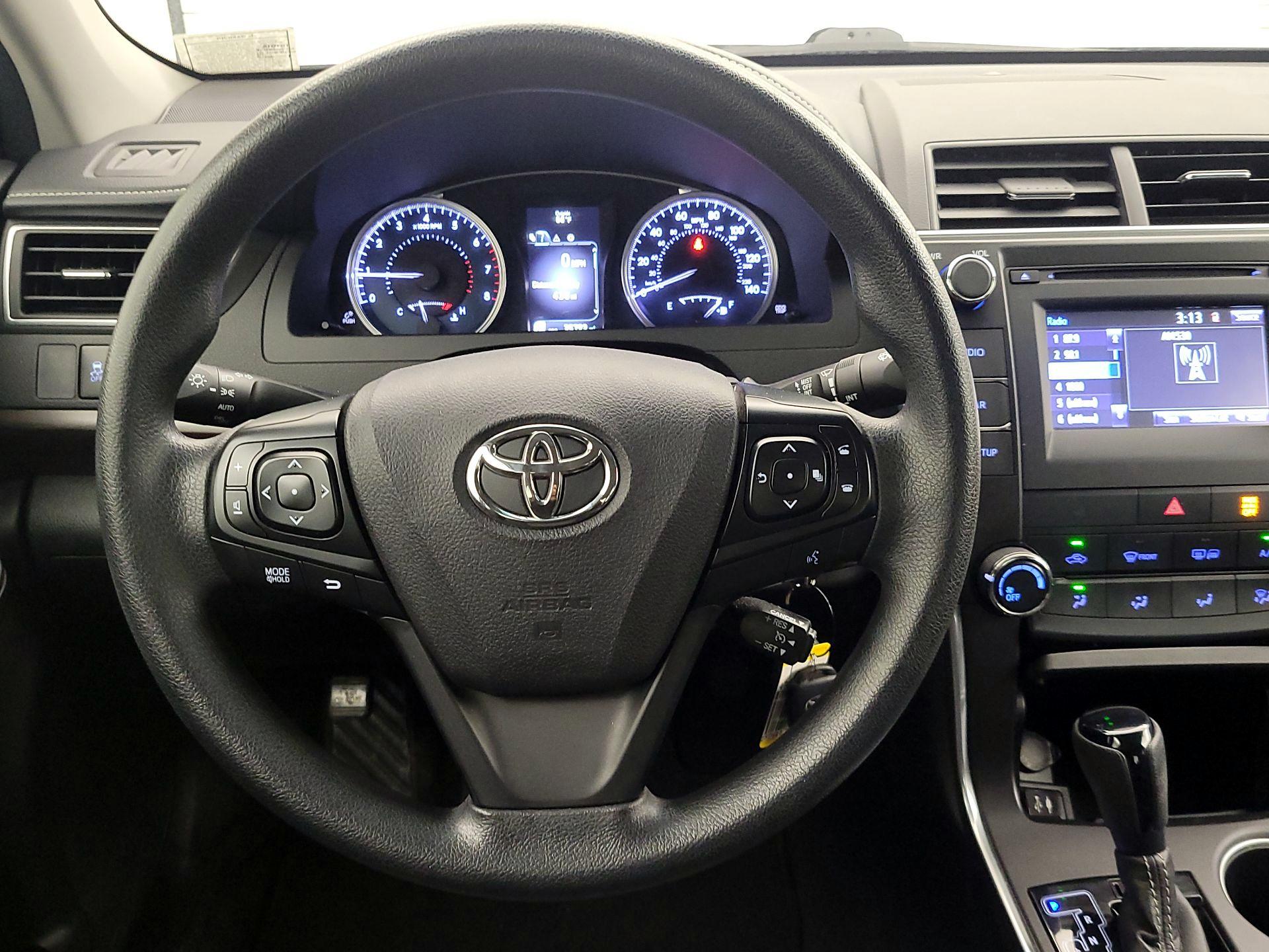 Thumbnail: 2016 Toyota Camry - 10