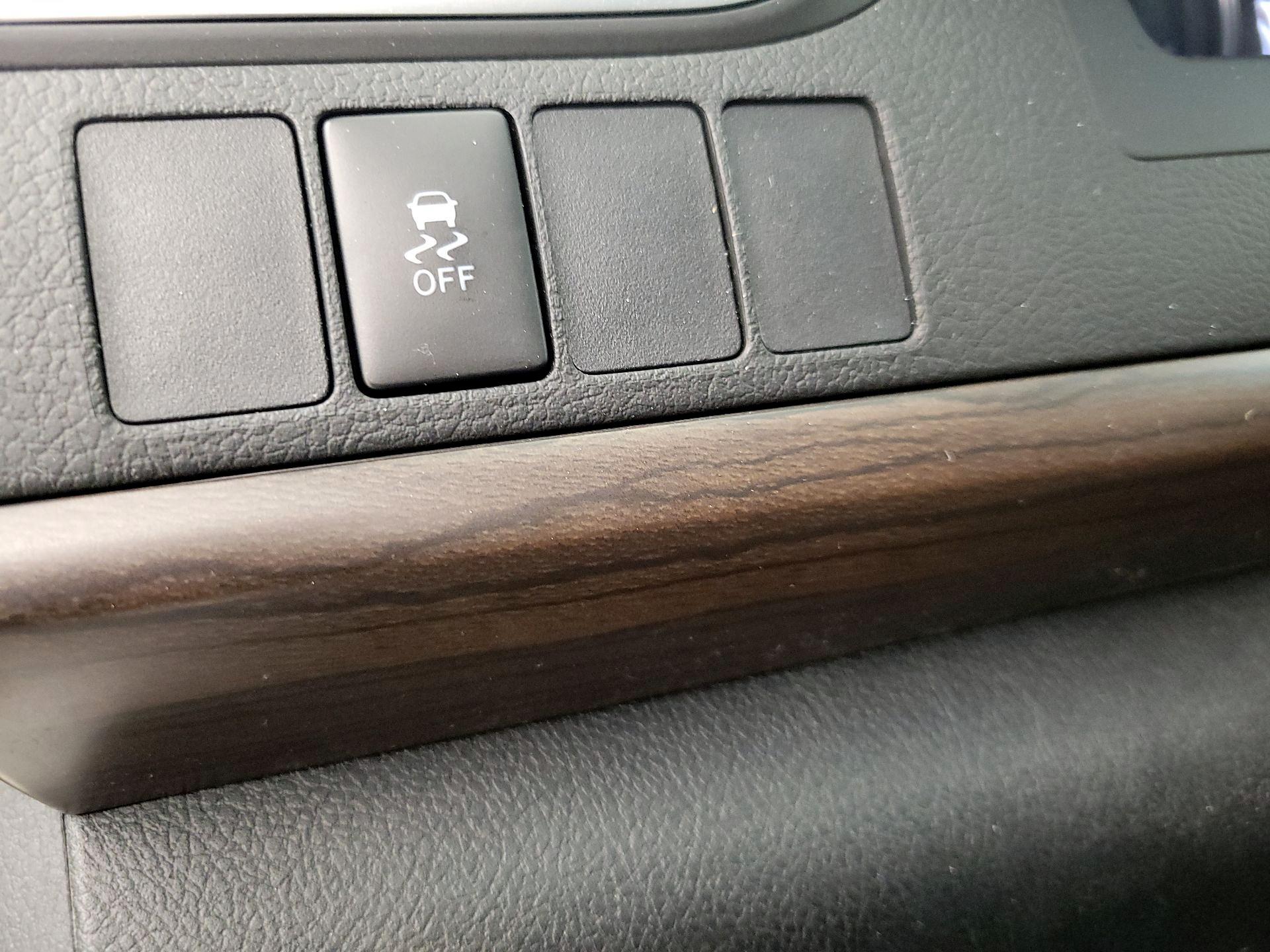 Thumbnail: 2016 Toyota Camry - 13