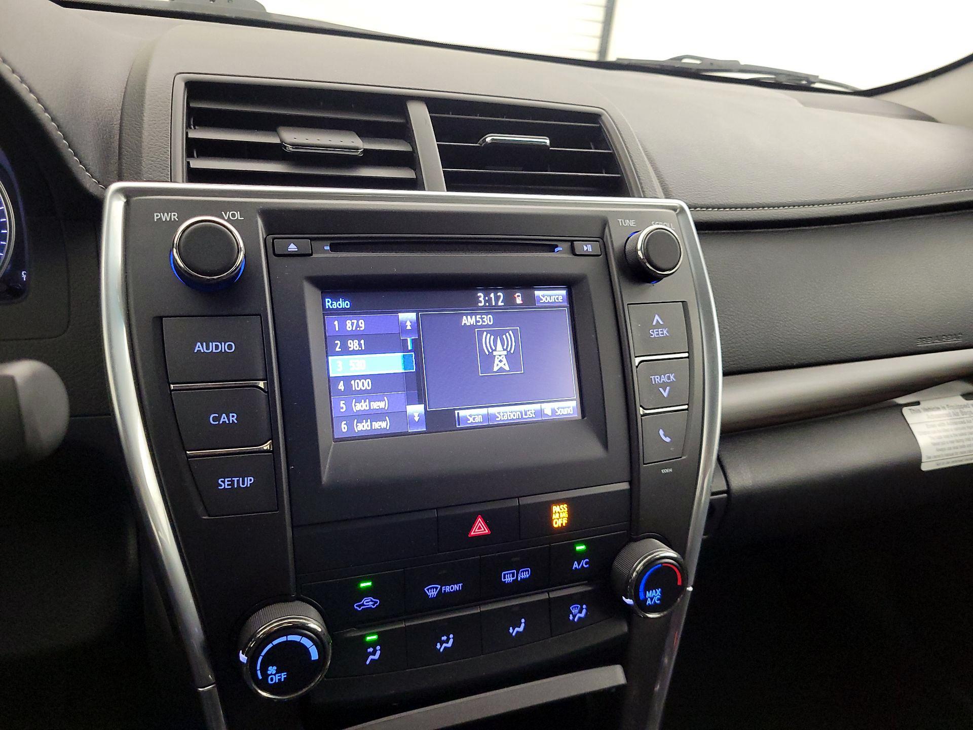 Thumbnail: 2016 Toyota Camry - 15