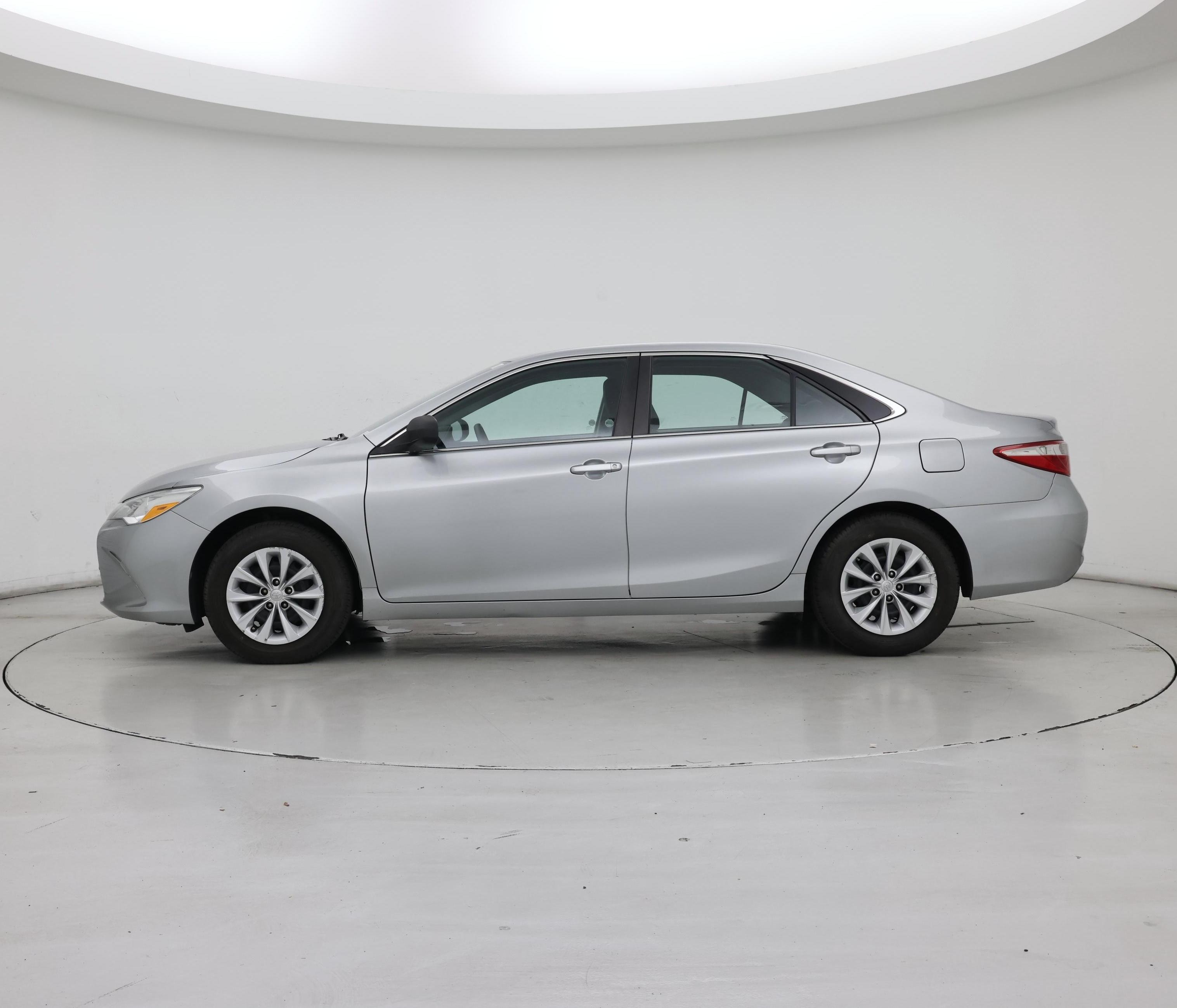 Thumbnail: 2016 Toyota Camry - 3