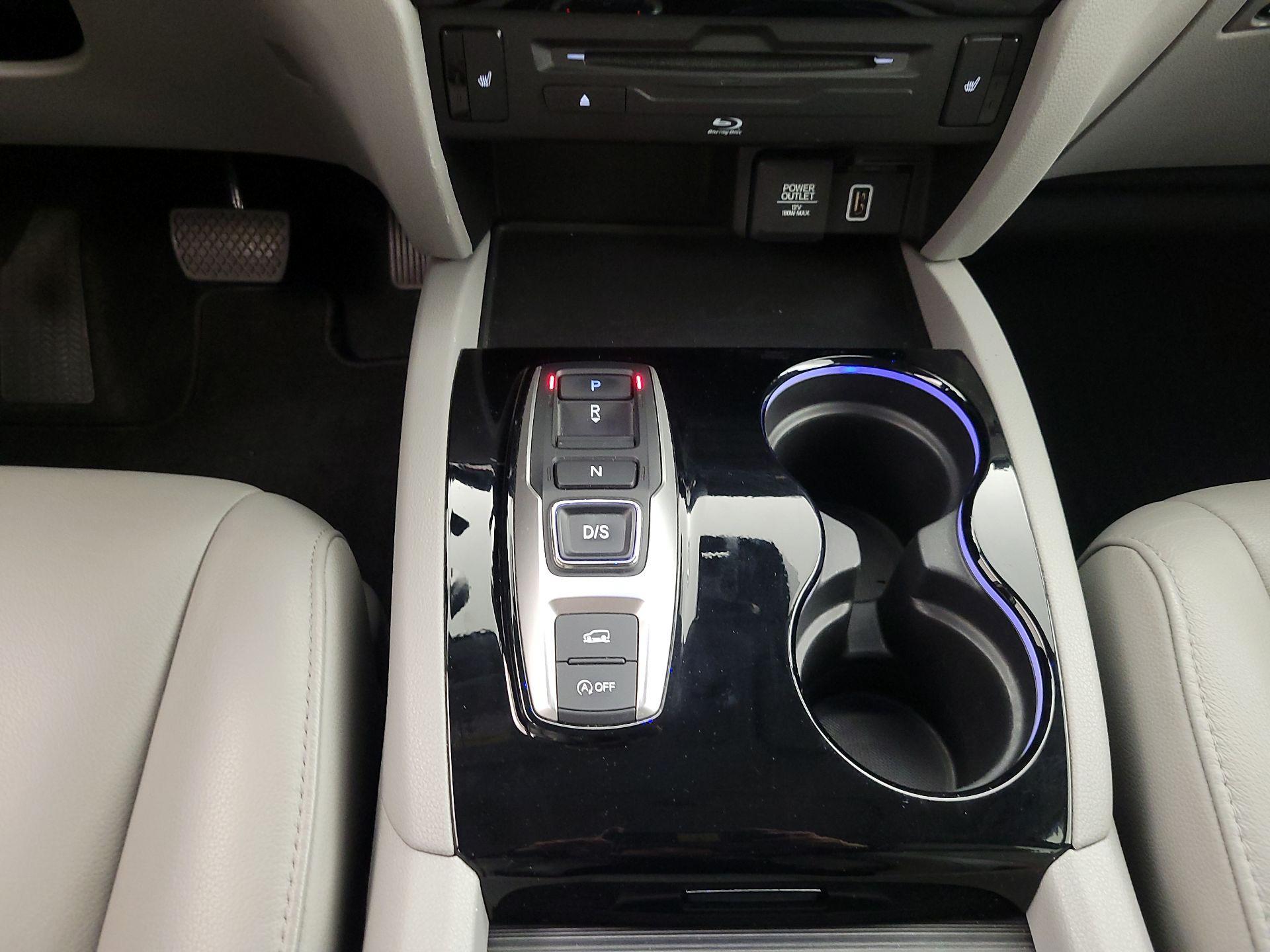 Thumbnail: 2019 Honda Pilot - 18