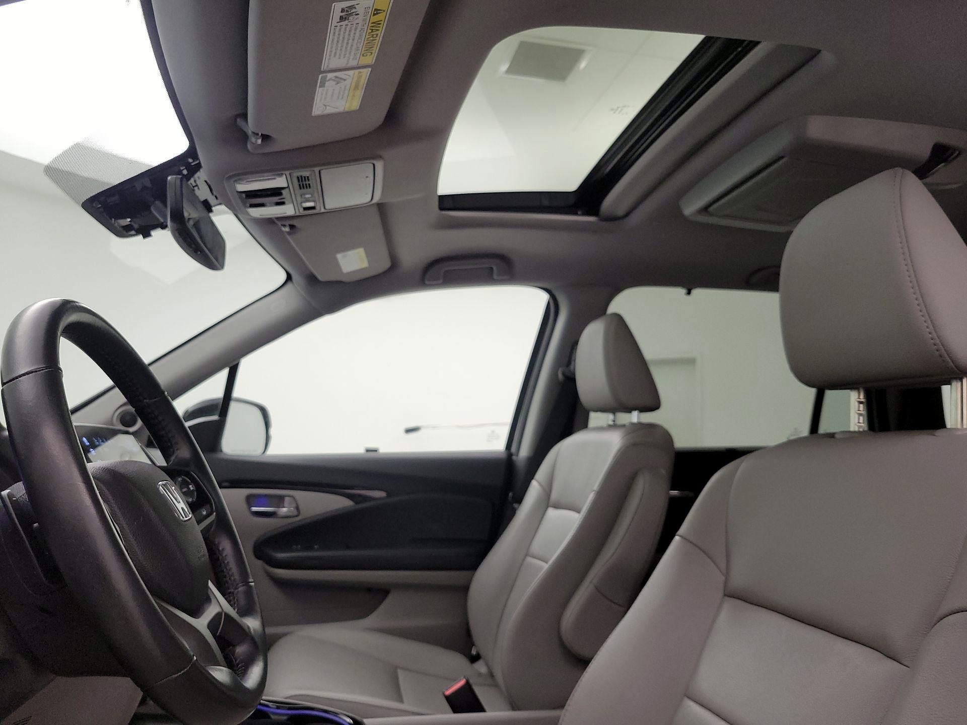 Thumbnail: 2019 Honda Pilot - 20