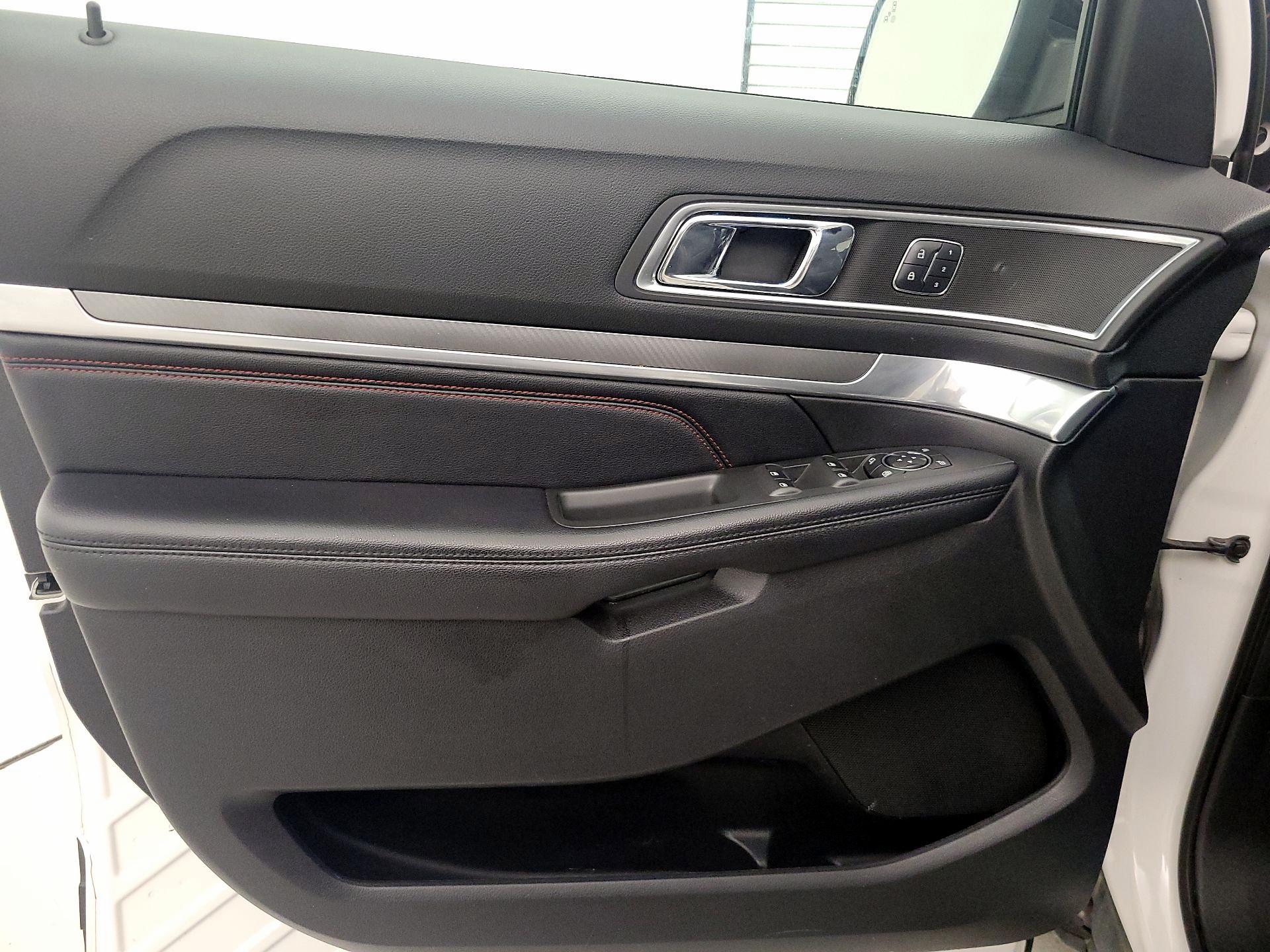 Thumbnail: 2017 Ford Explorer - 12