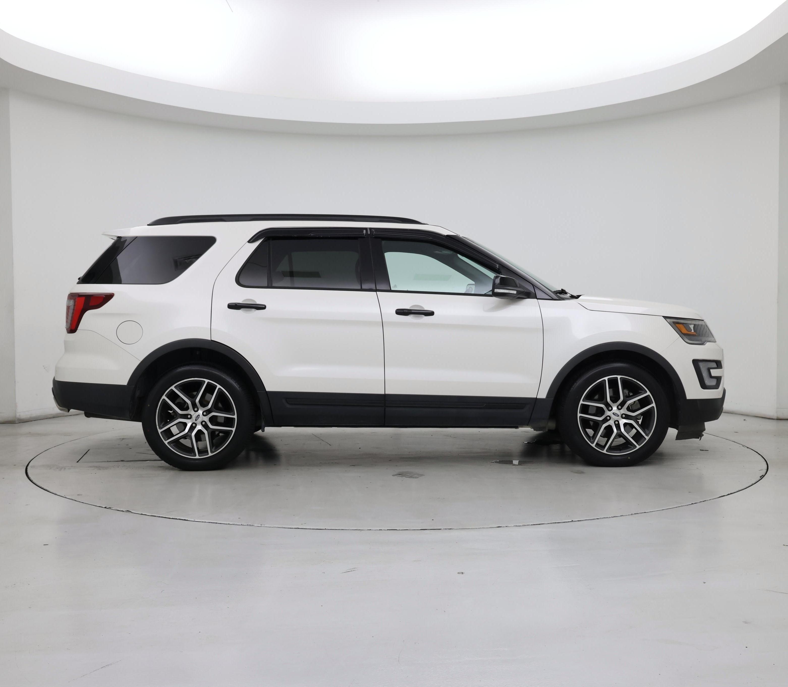 Thumbnail: 2017 Ford Explorer - 7