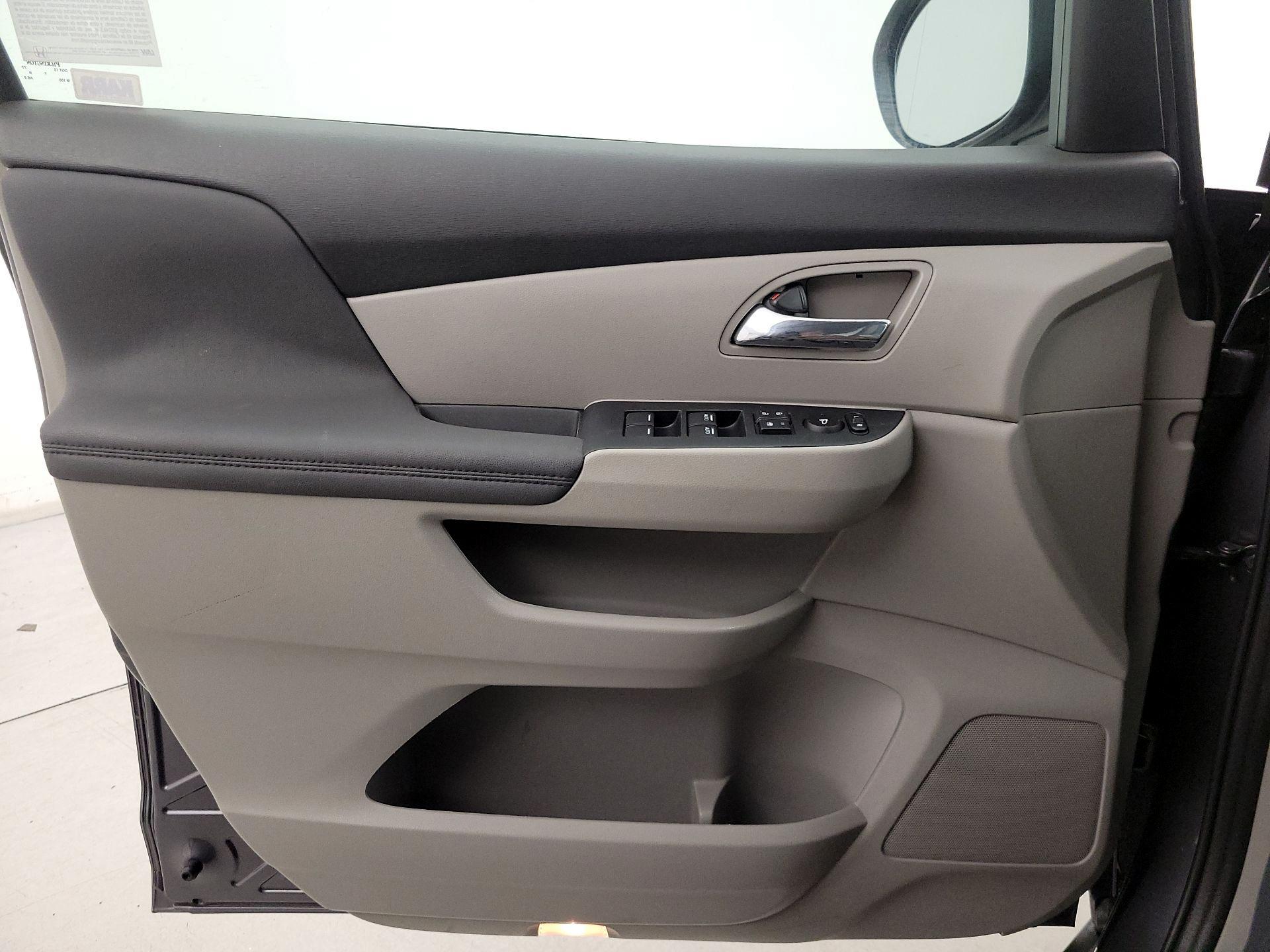 Thumbnail: 2015 Honda Odyssey - 12