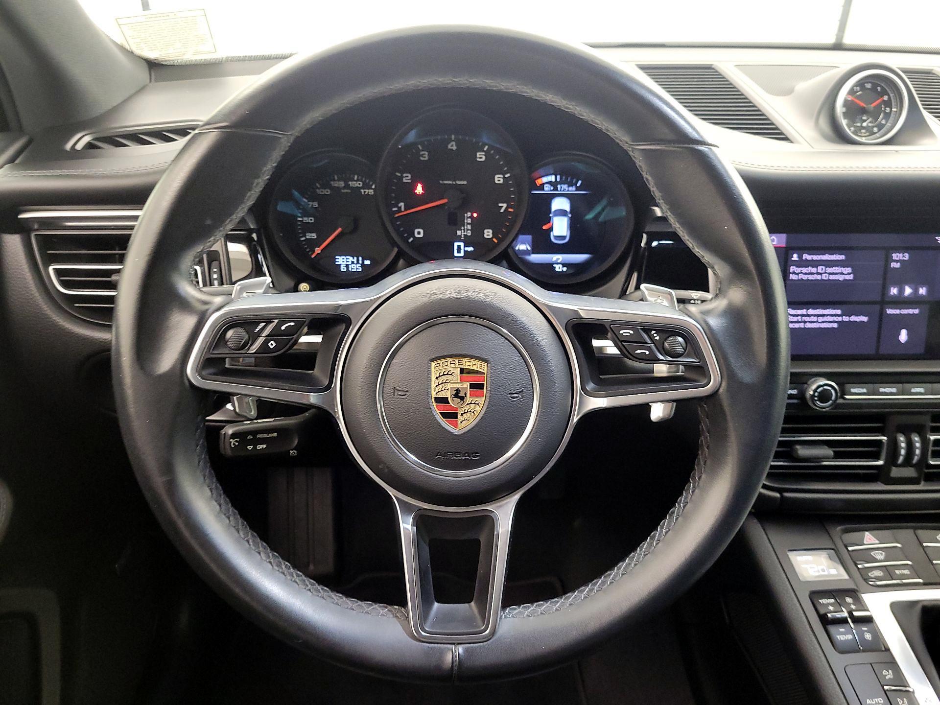 Thumbnail: 2020 Porsche Macan - 10