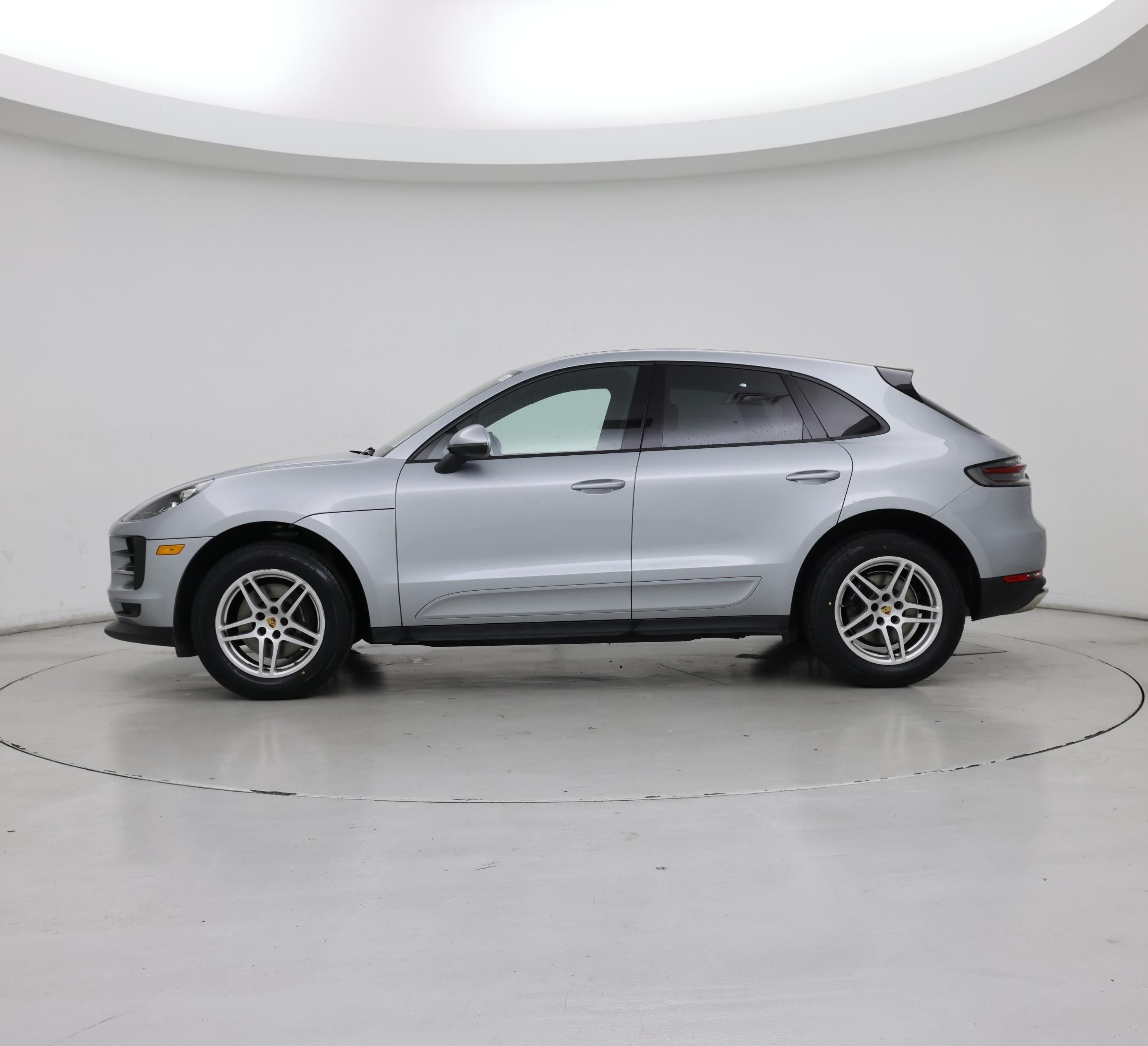 Thumbnail: 2020 Porsche Macan - 3