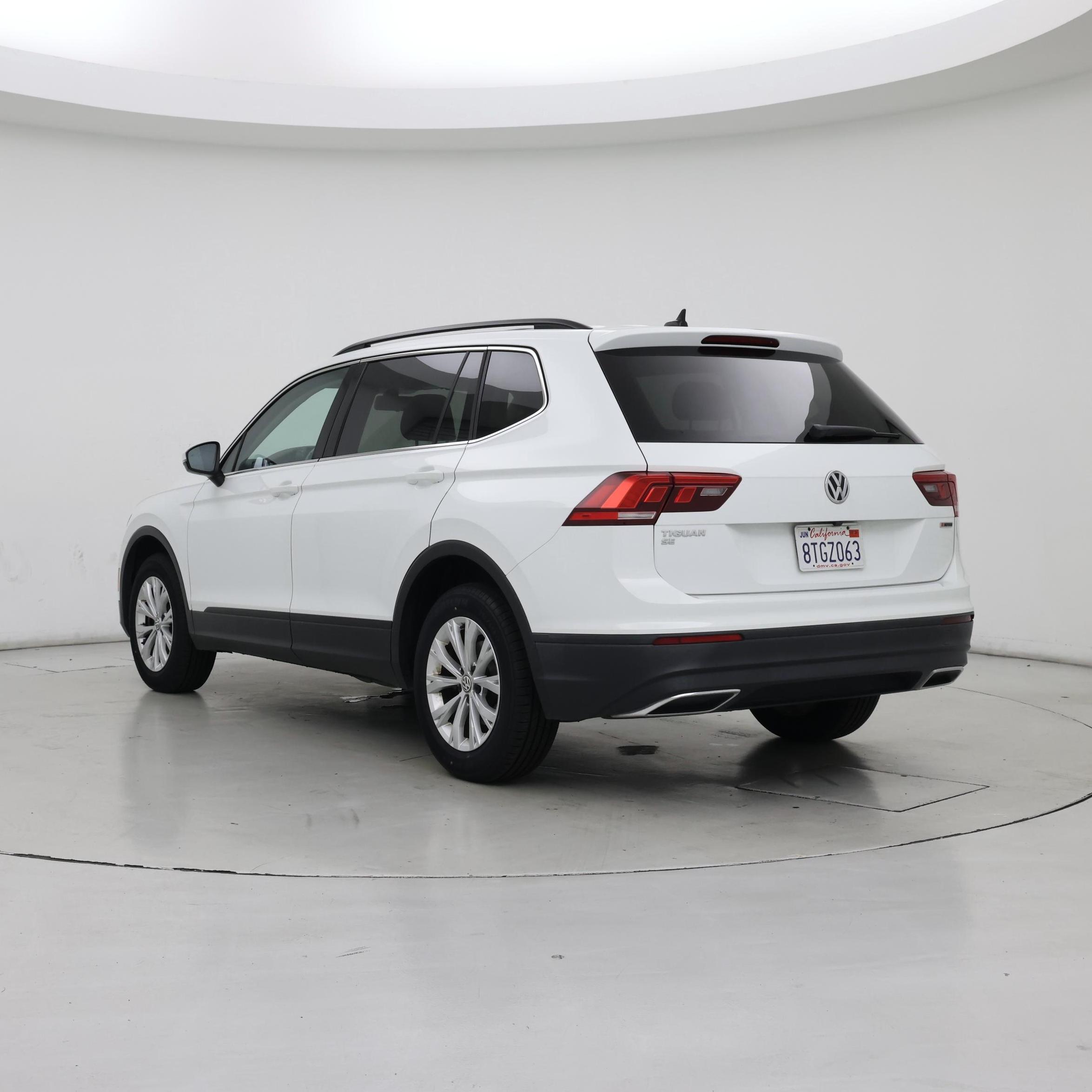 Thumbnail: 2019 Volkswagen Tiguan - 2