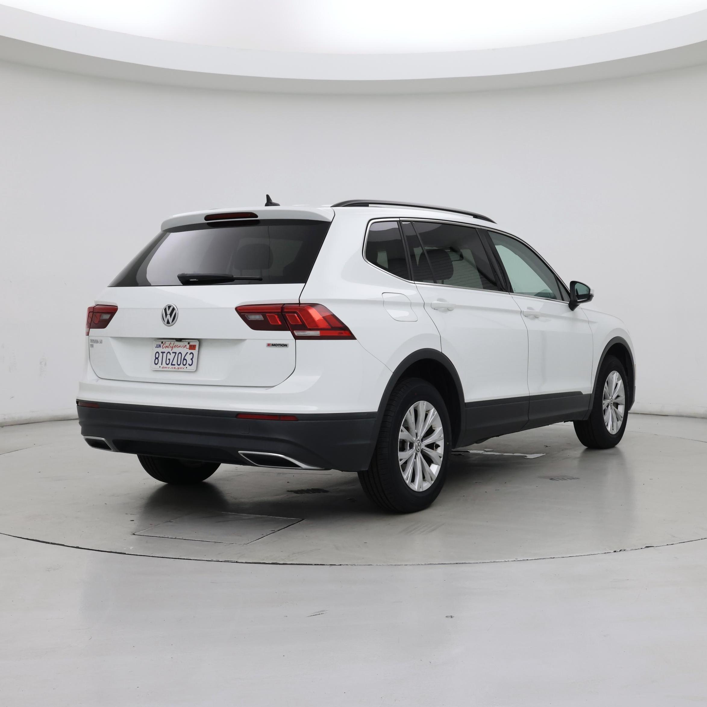 Thumbnail: 2019 Volkswagen Tiguan - 8