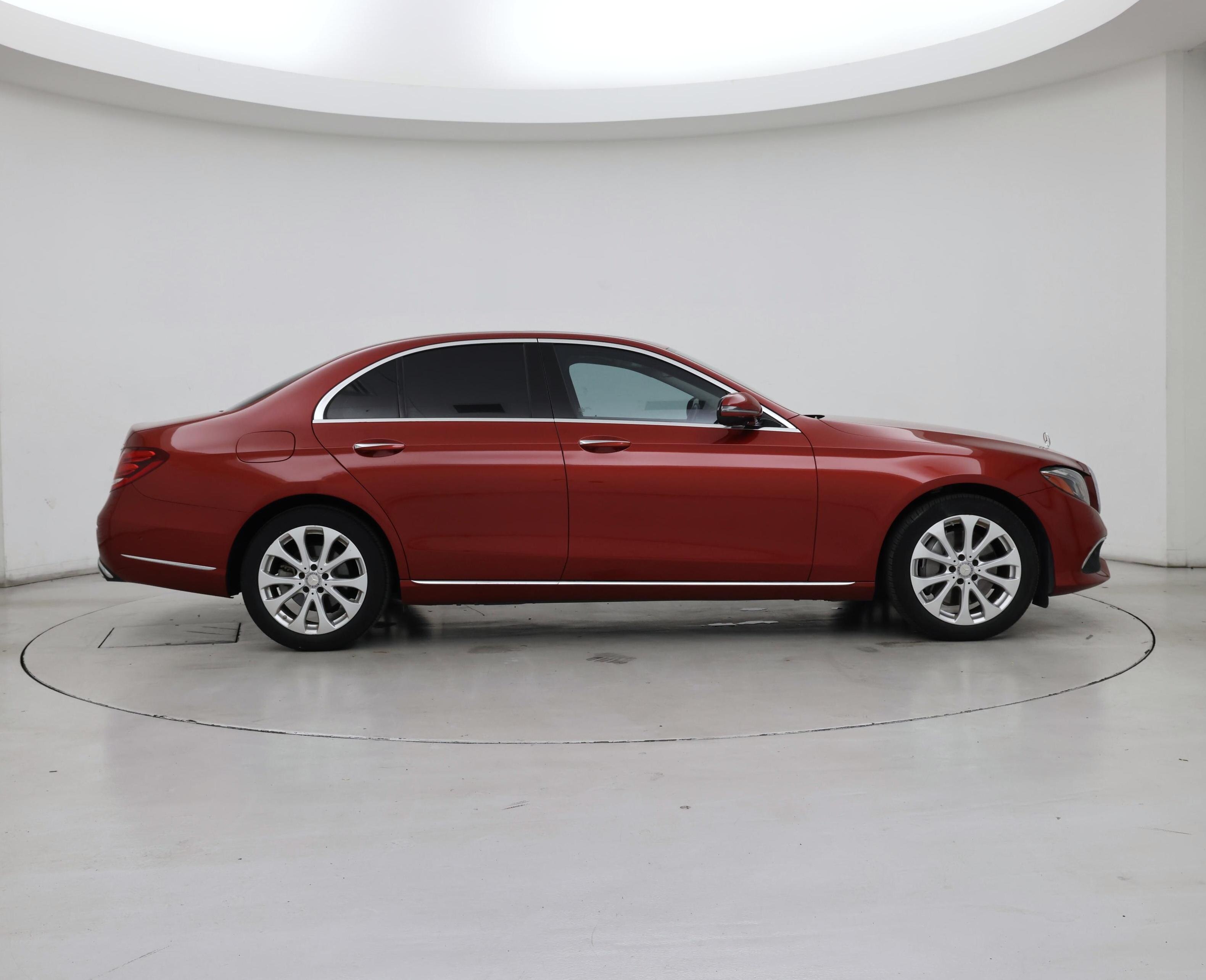 Thumbnail: 2017 Mercedes-Benz E-Class - 7