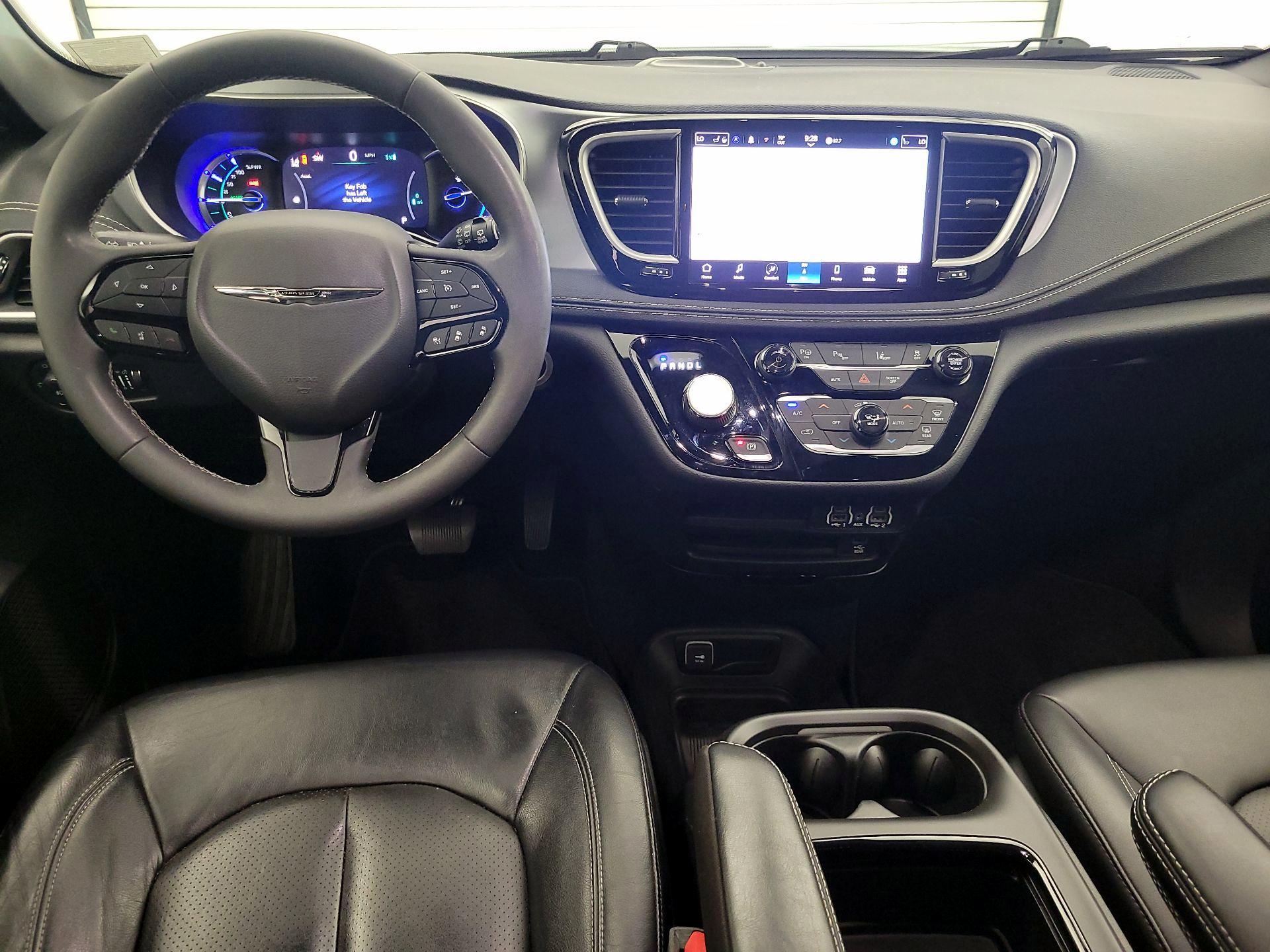 Thumbnail: 2022 Chrysler Pacifica - 9