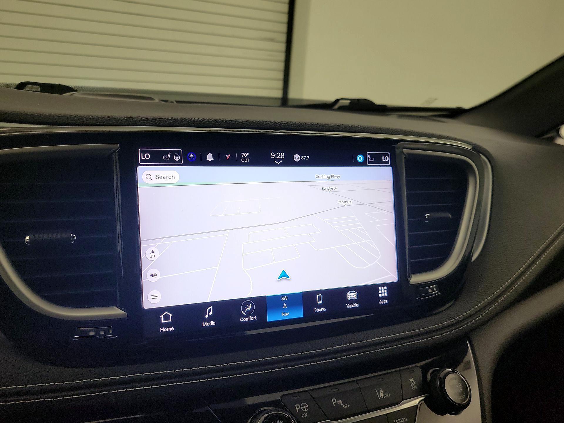 Thumbnail: 2022 Chrysler Pacifica - 14