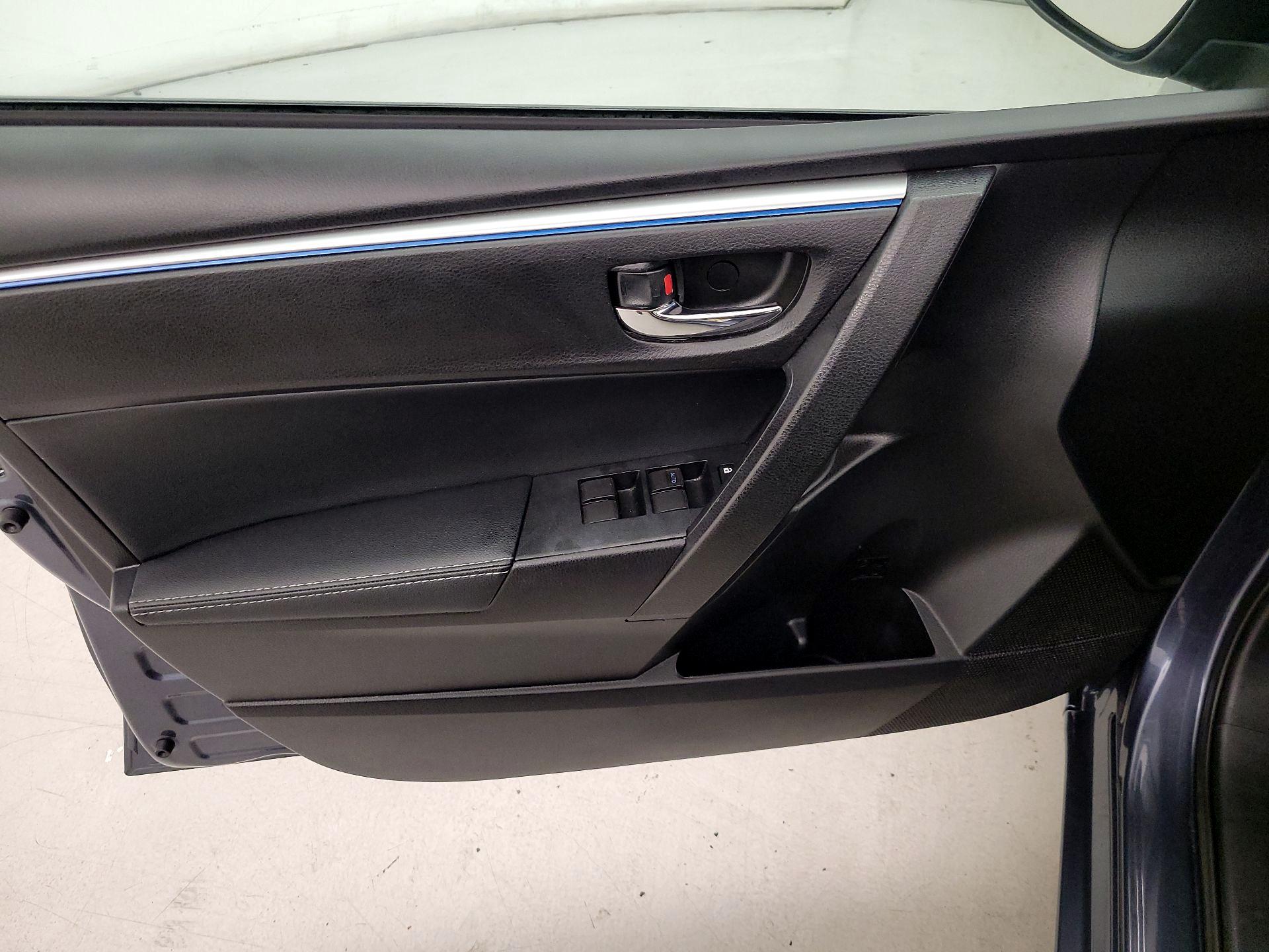 Thumbnail: 2016 Toyota Corolla - 12
