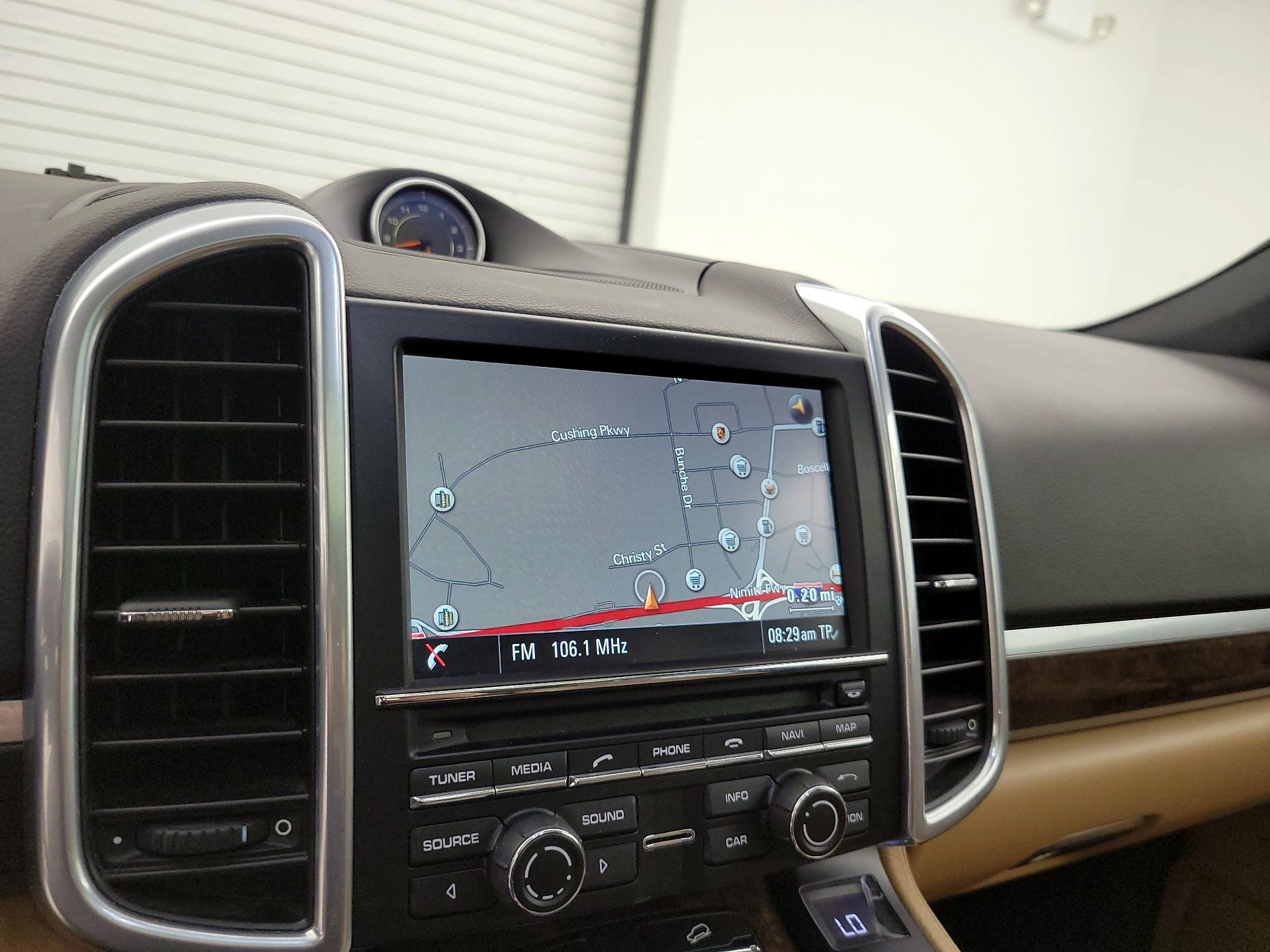 Thumbnail: 2016 Porsche Cayenne - 14