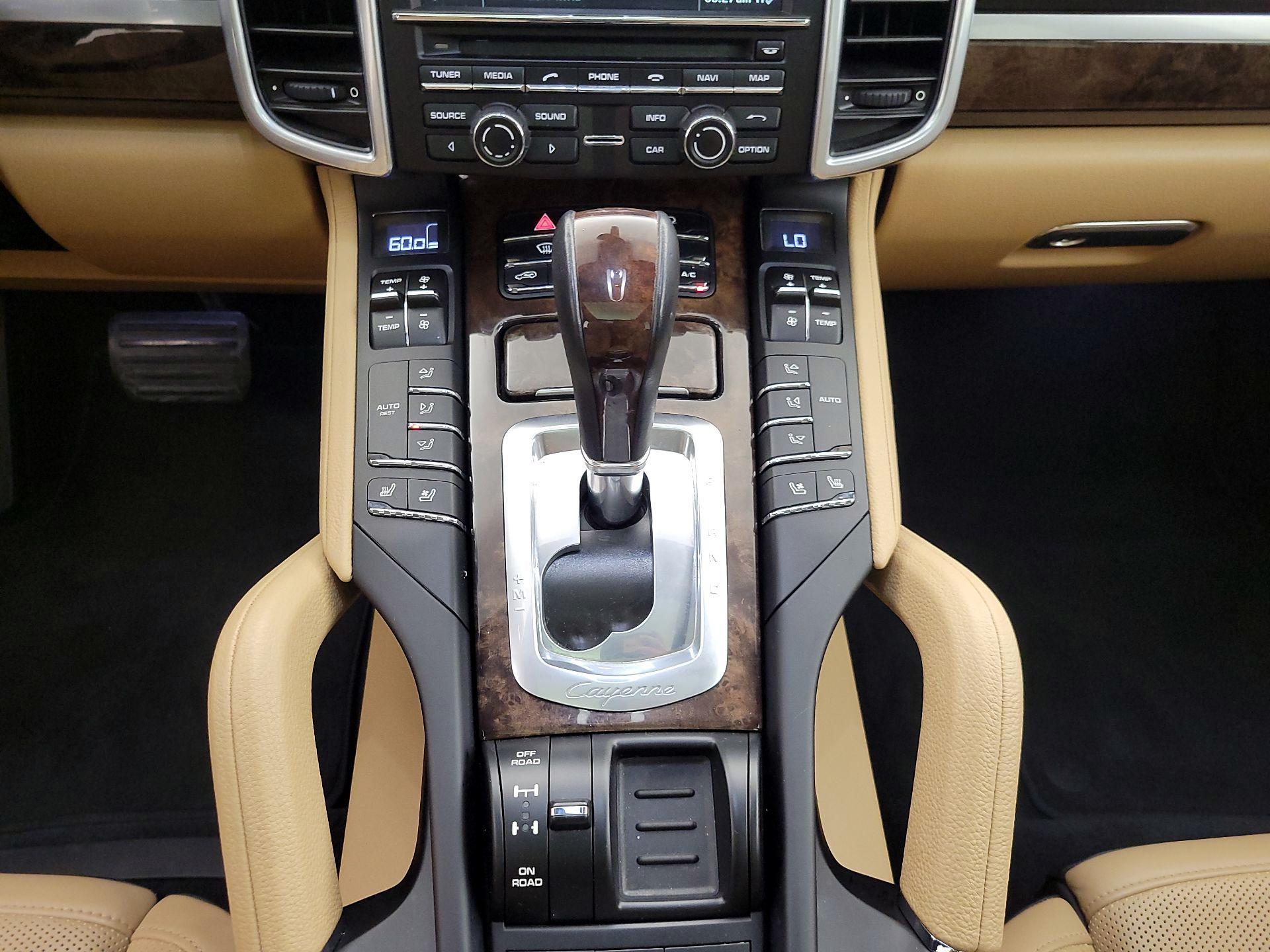 Thumbnail: 2016 Porsche Cayenne - 18