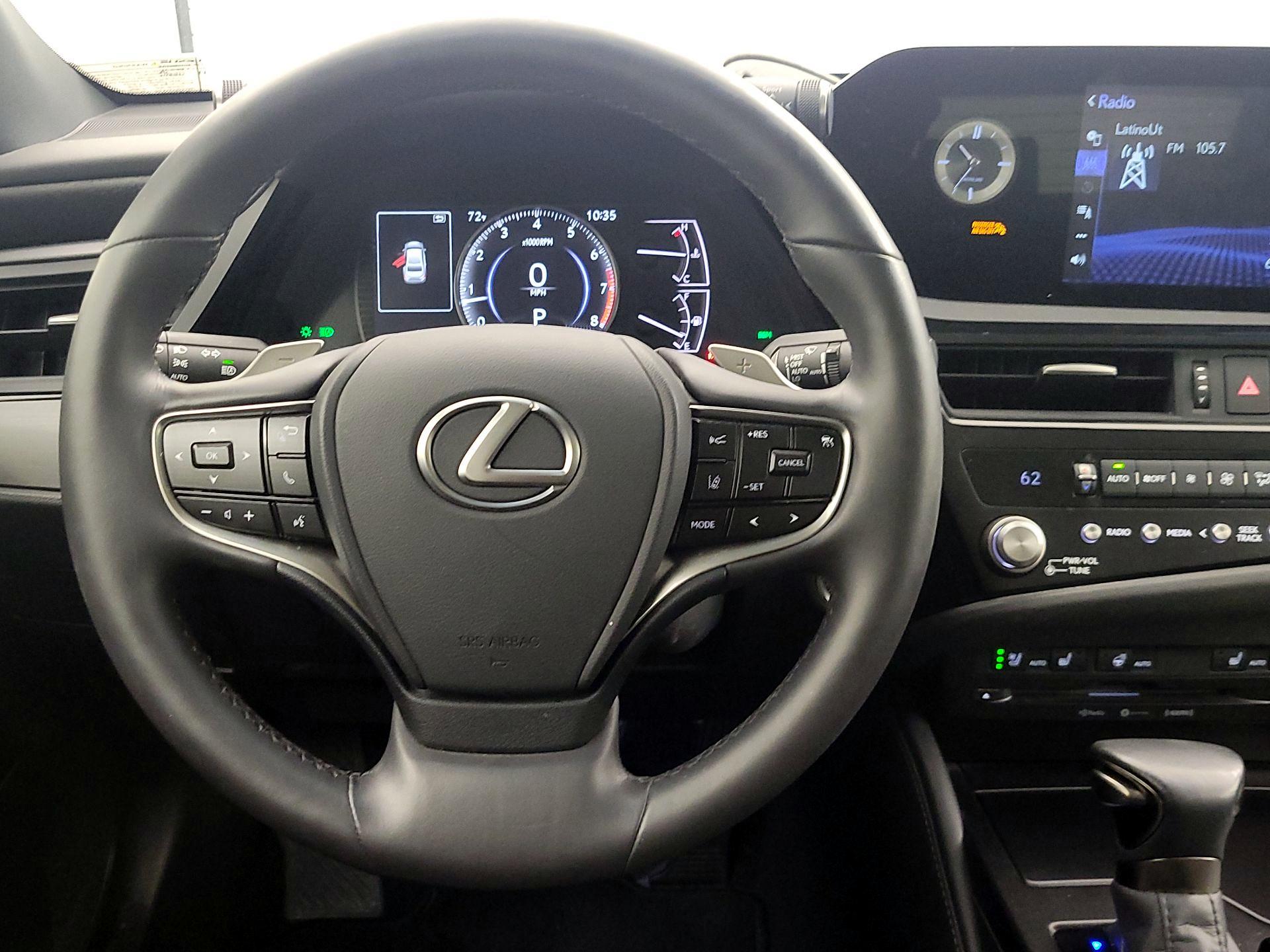 Thumbnail: 2022 Lexus ES - 10