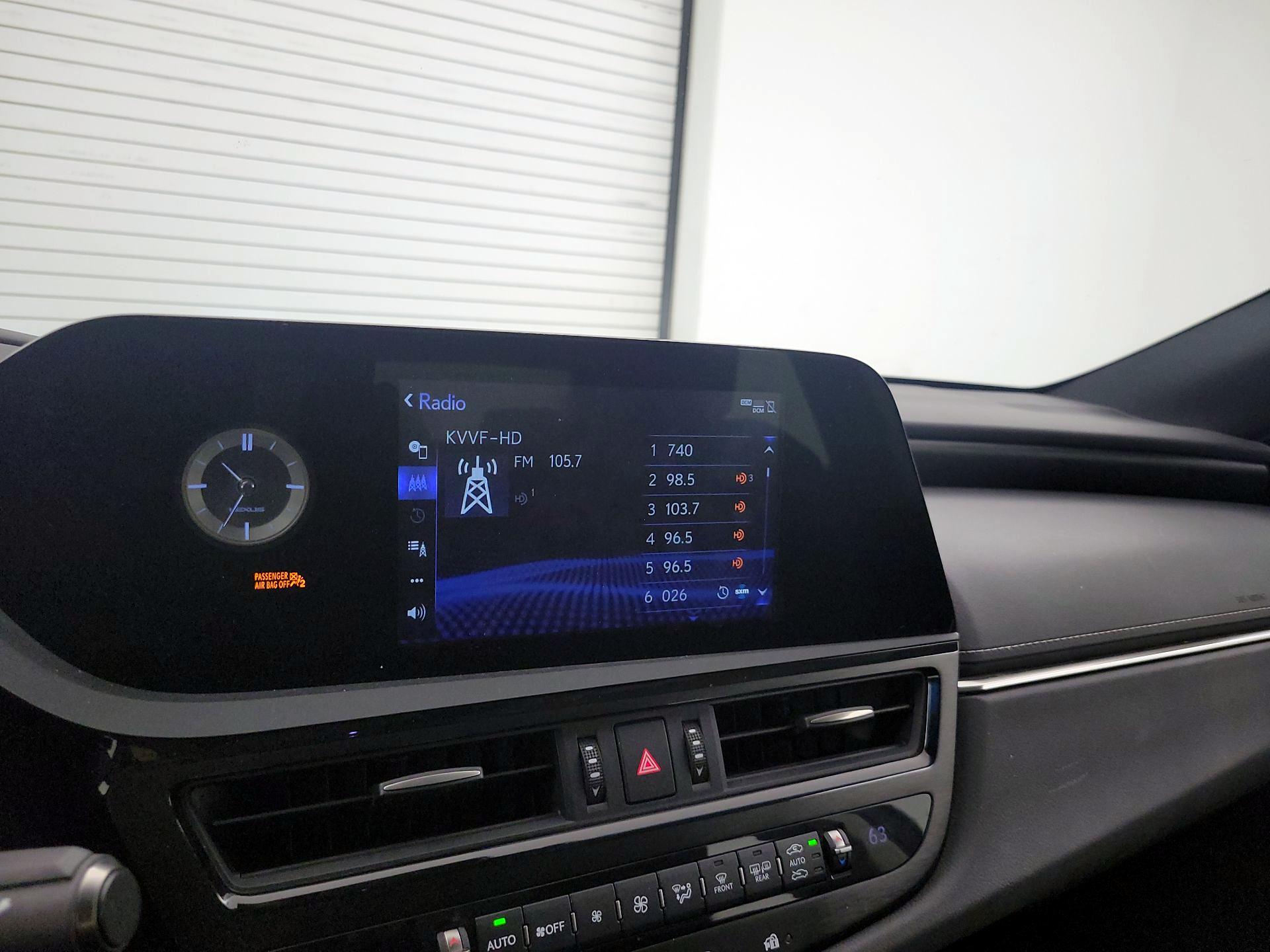 Thumbnail: 2022 Lexus ES - 15