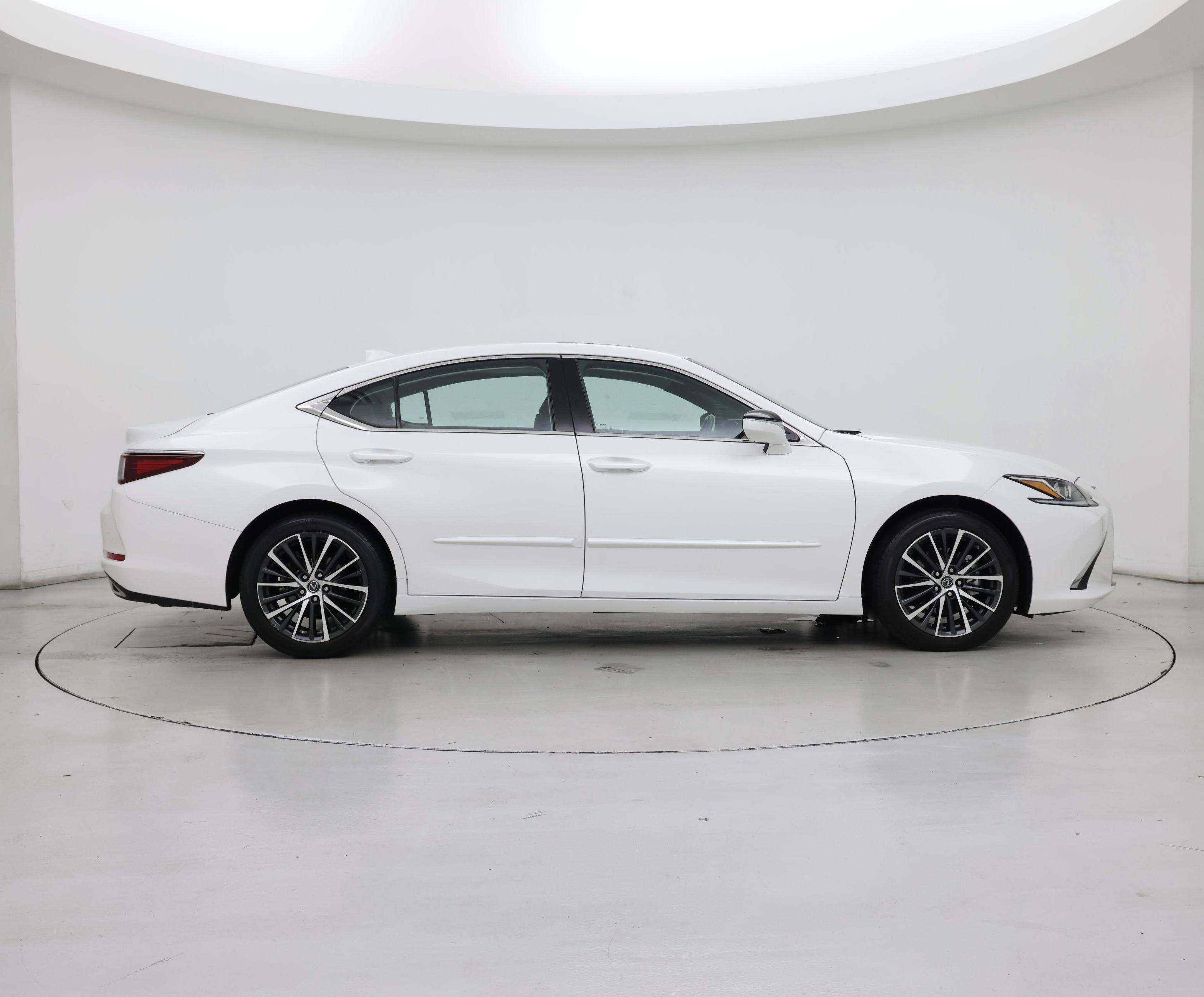 Thumbnail: 2022 Lexus ES - 7