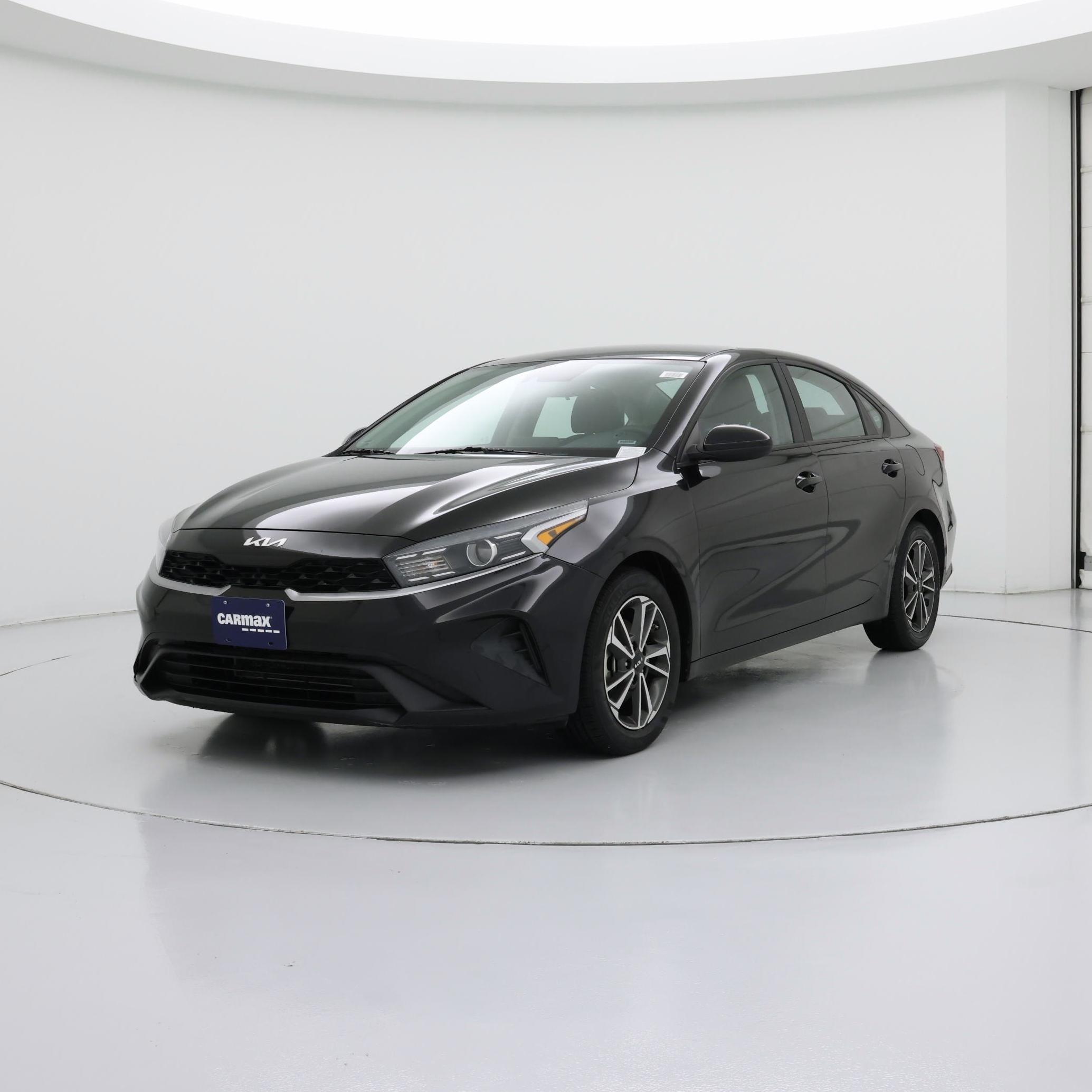 Thumbnail: 2023 Kia Forte - 4