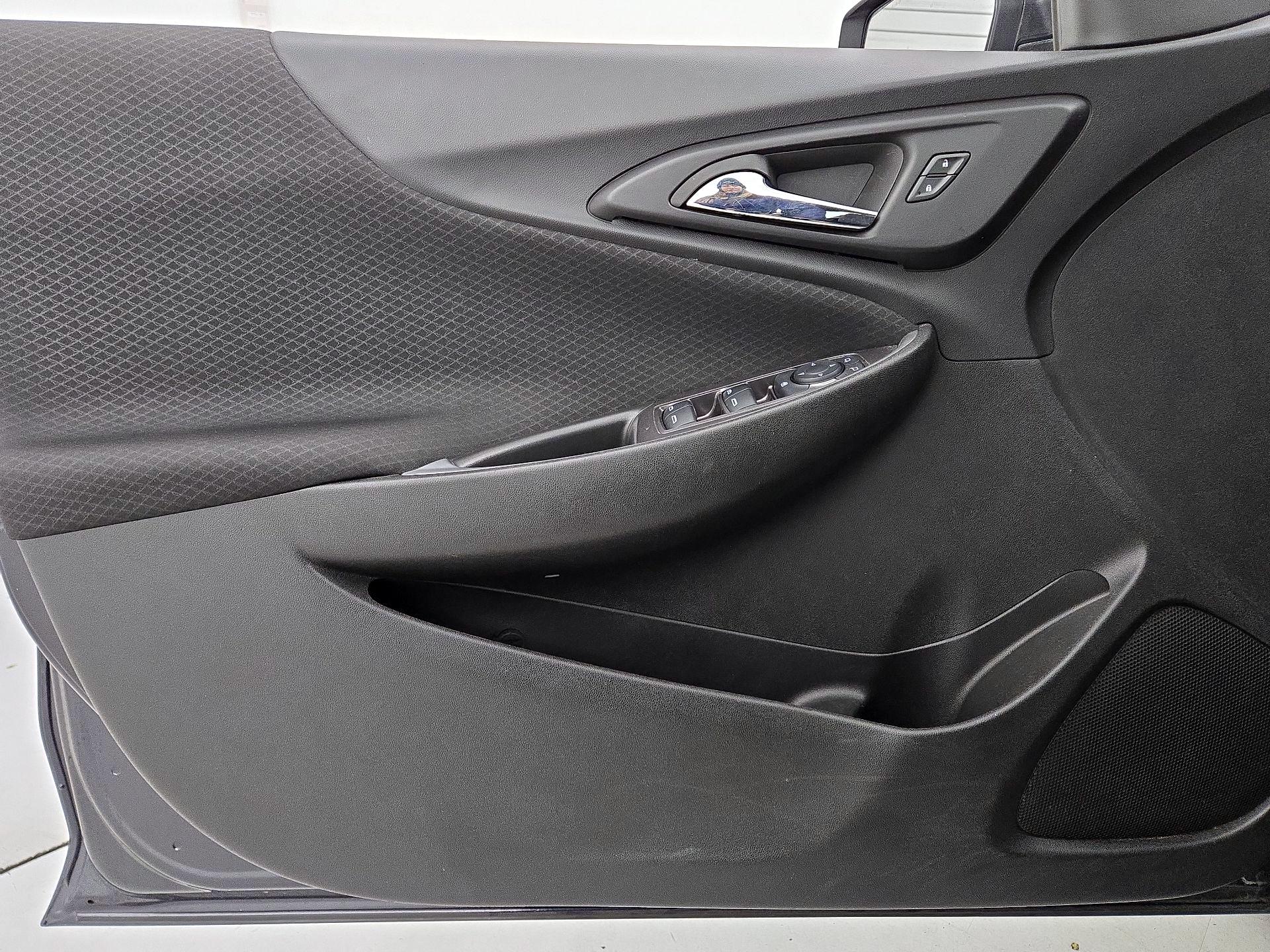 Thumbnail: 2023 Chevrolet Malibu - 12