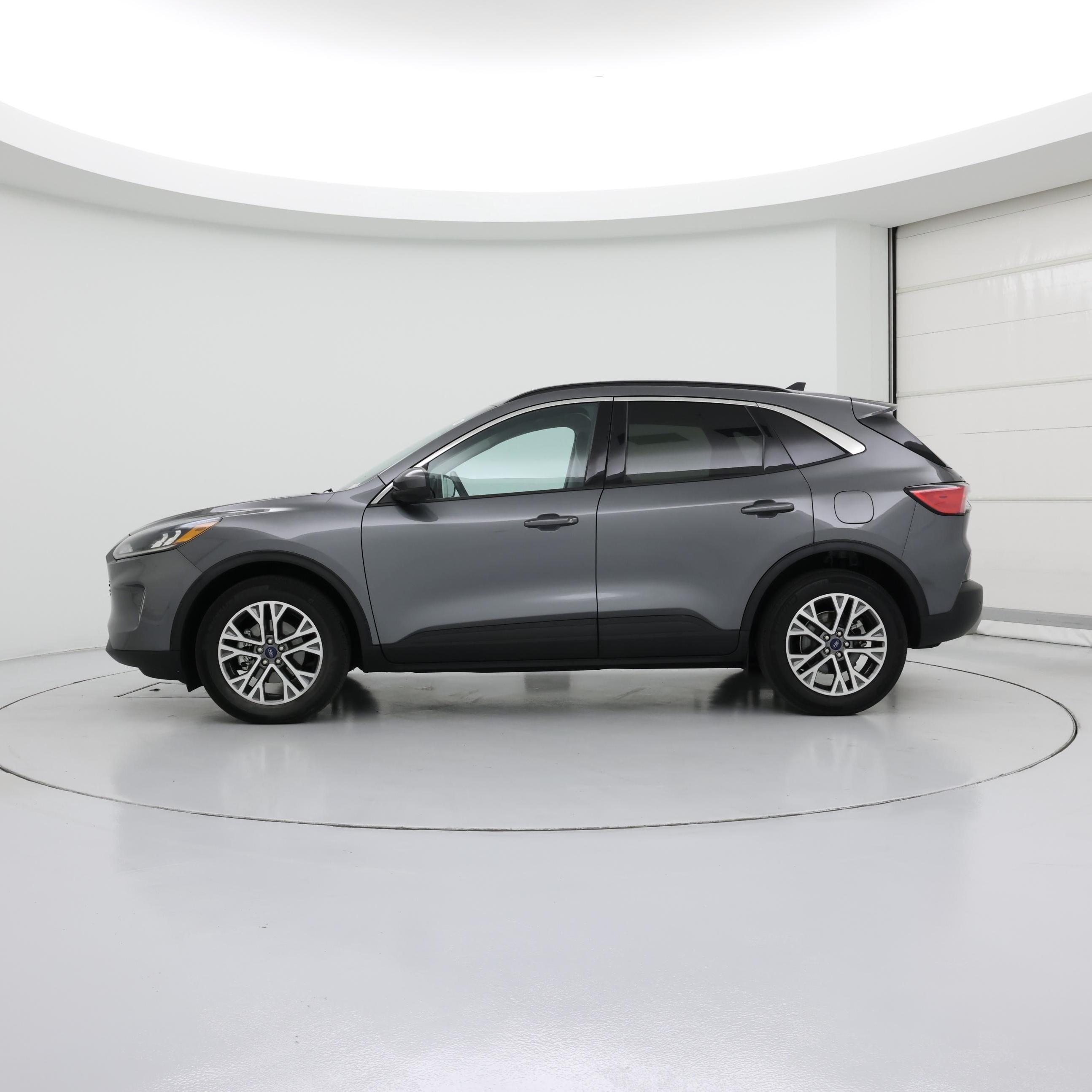Thumbnail: 2021 Ford Escape - 3