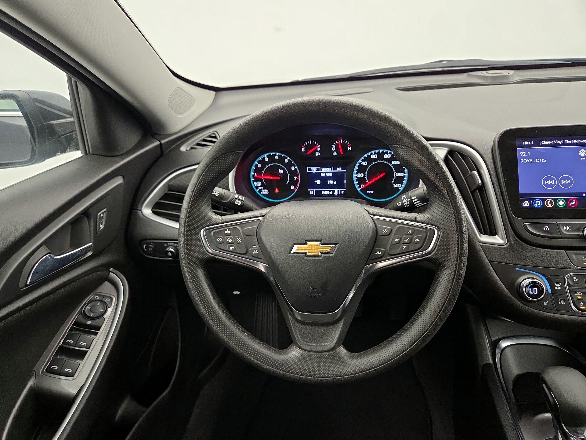 Thumbnail: 2023 Chevrolet Malibu - 10