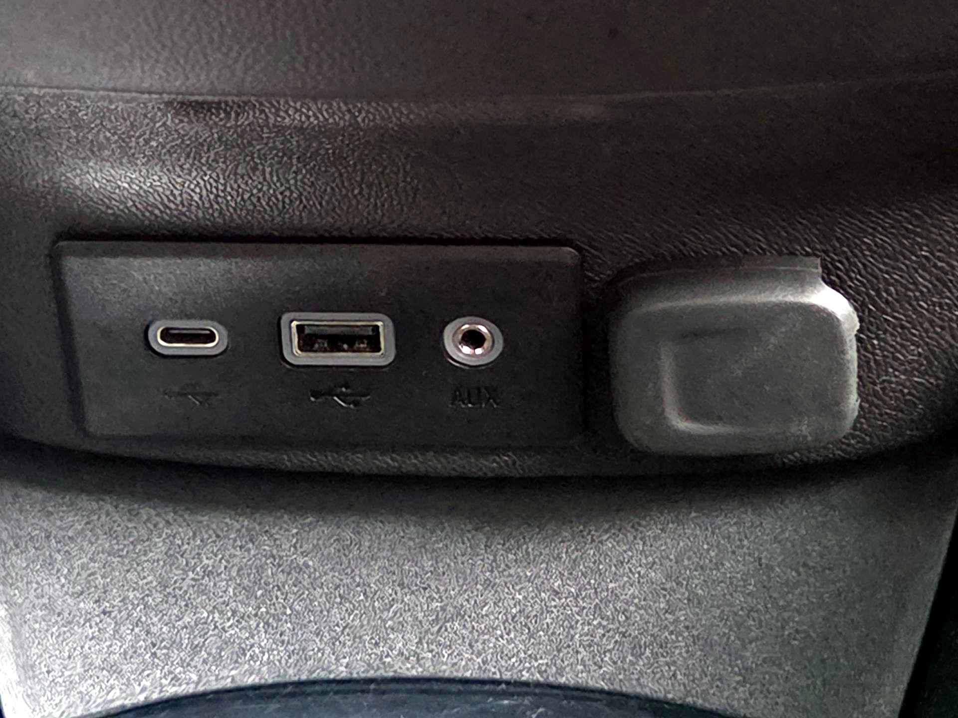 Thumbnail: 2023 Chevrolet Malibu - 18