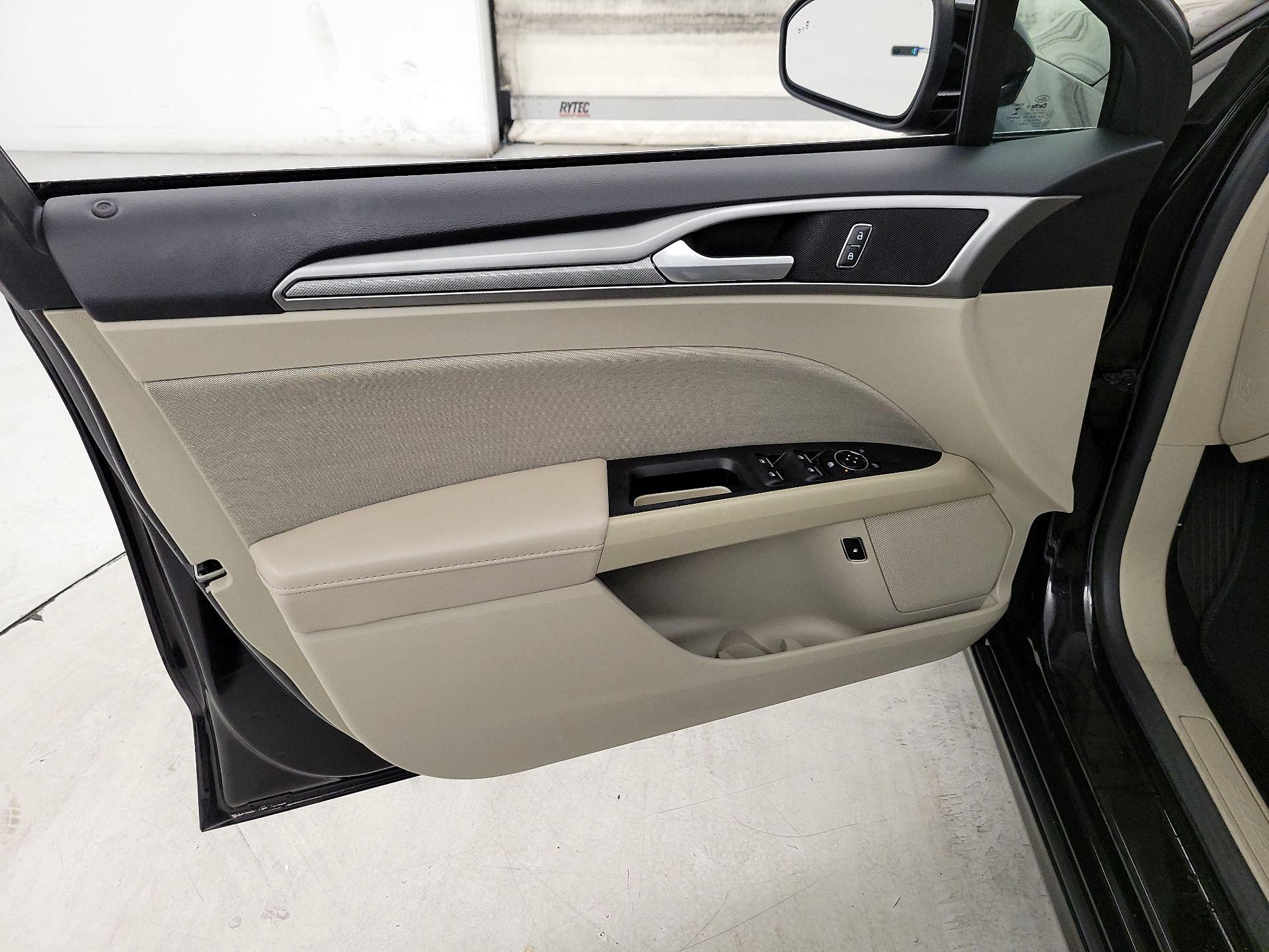 Thumbnail: 2020 Ford Fusion - 12