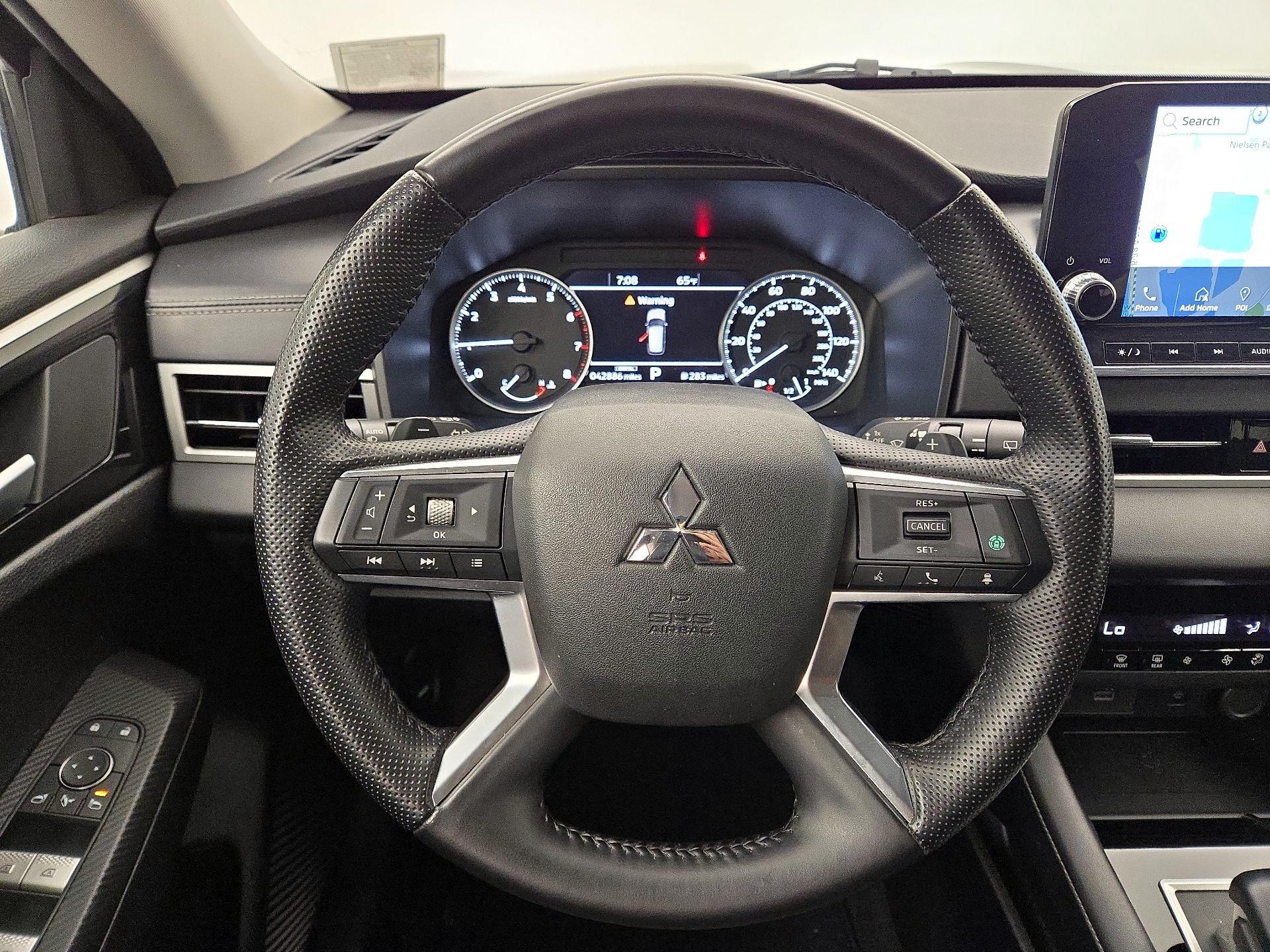 Thumbnail: 2024 Mitsubishi Outlander - 10
