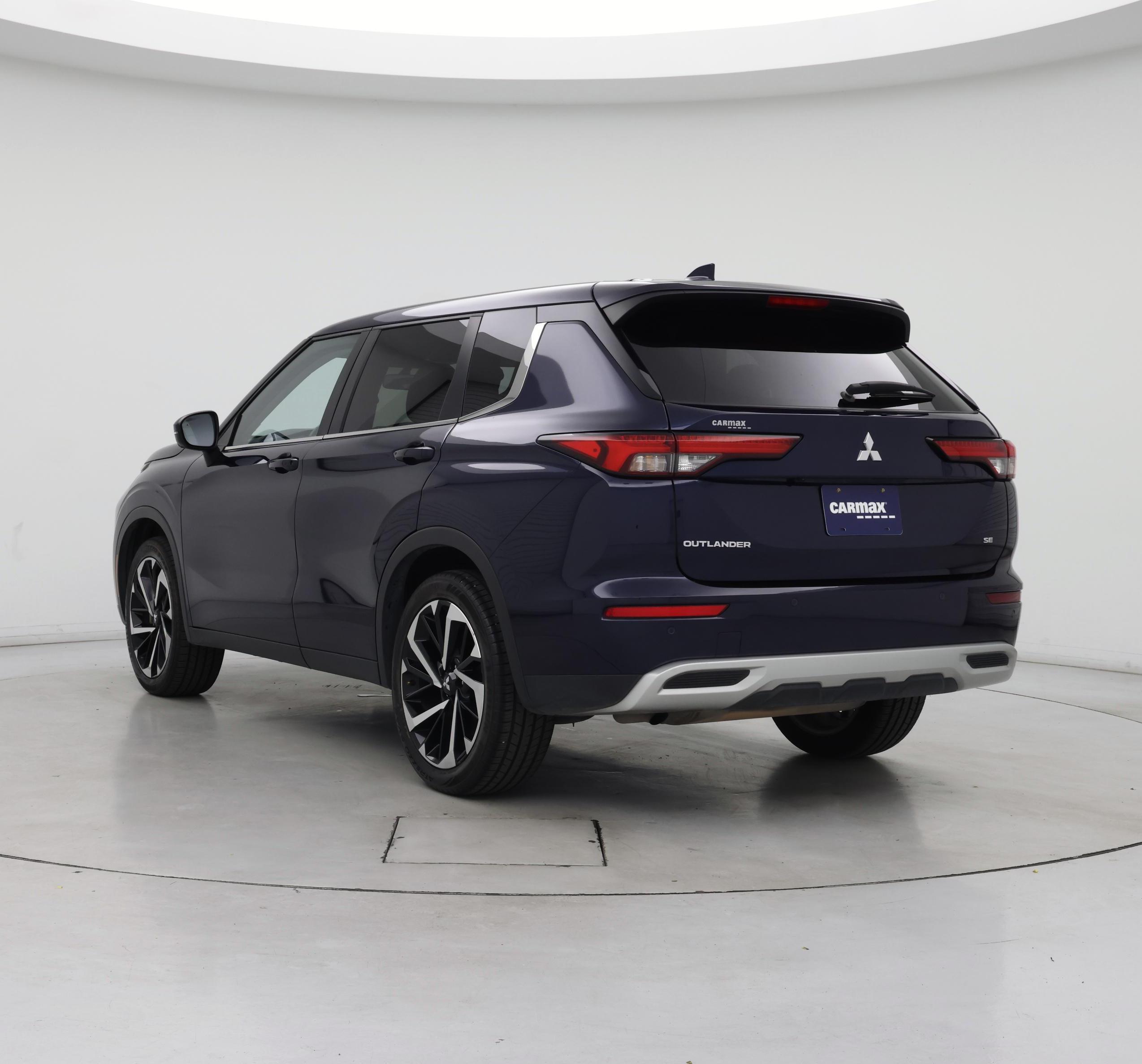 Thumbnail: 2024 Mitsubishi Outlander - 2