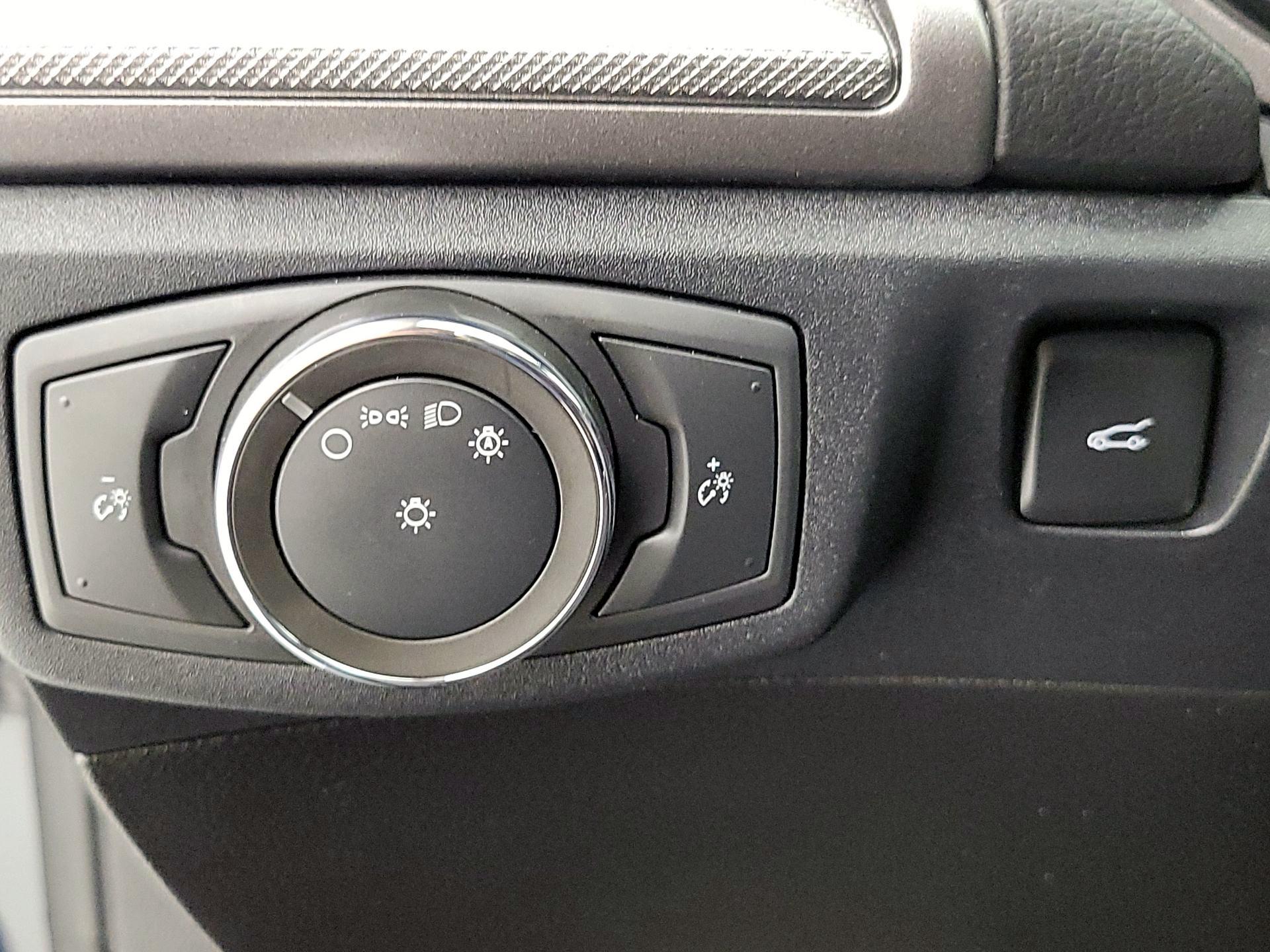 Thumbnail: 2020 Ford Fusion - 13