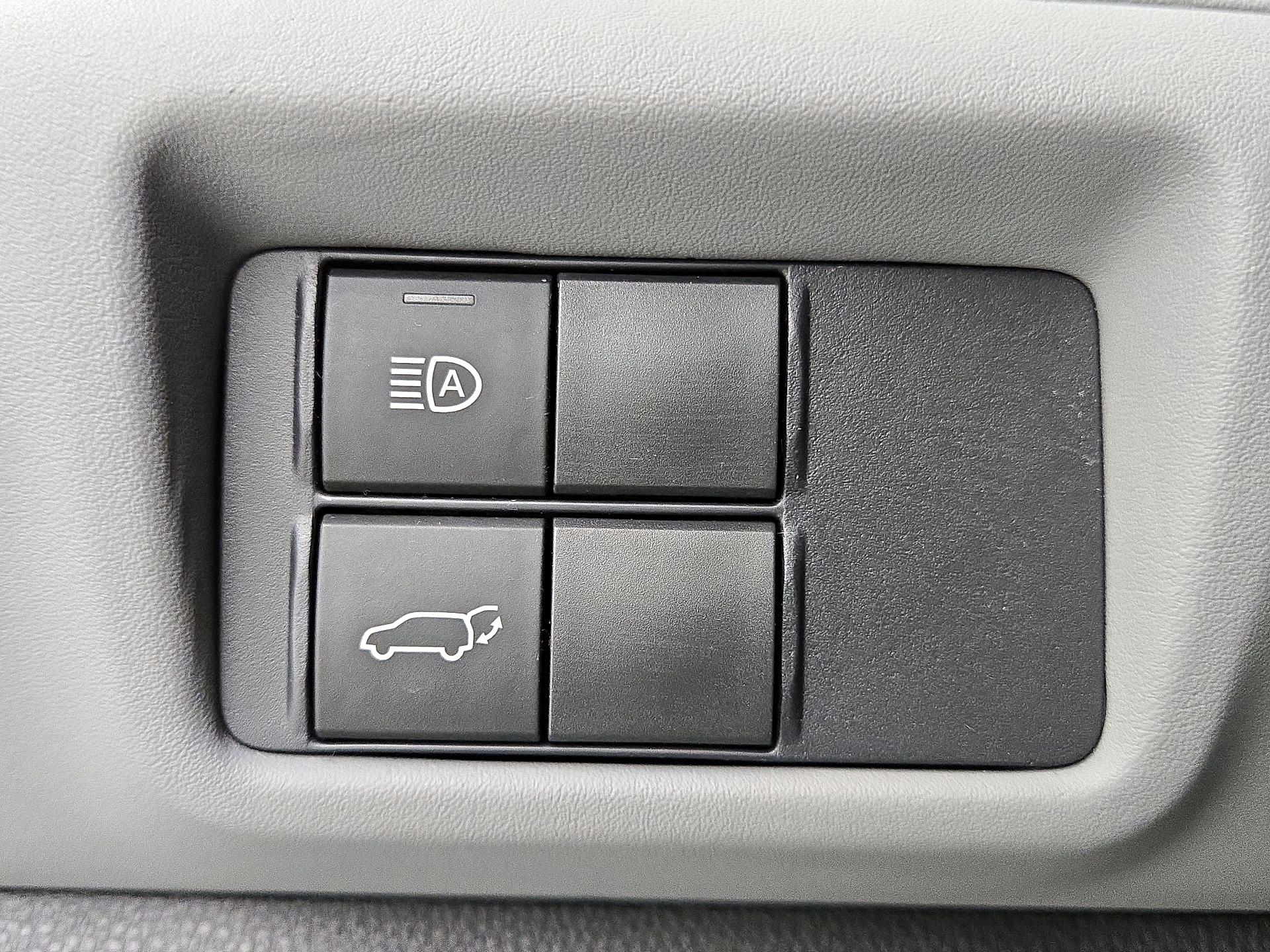 Thumbnail: 2021 Toyota Highlander - 13