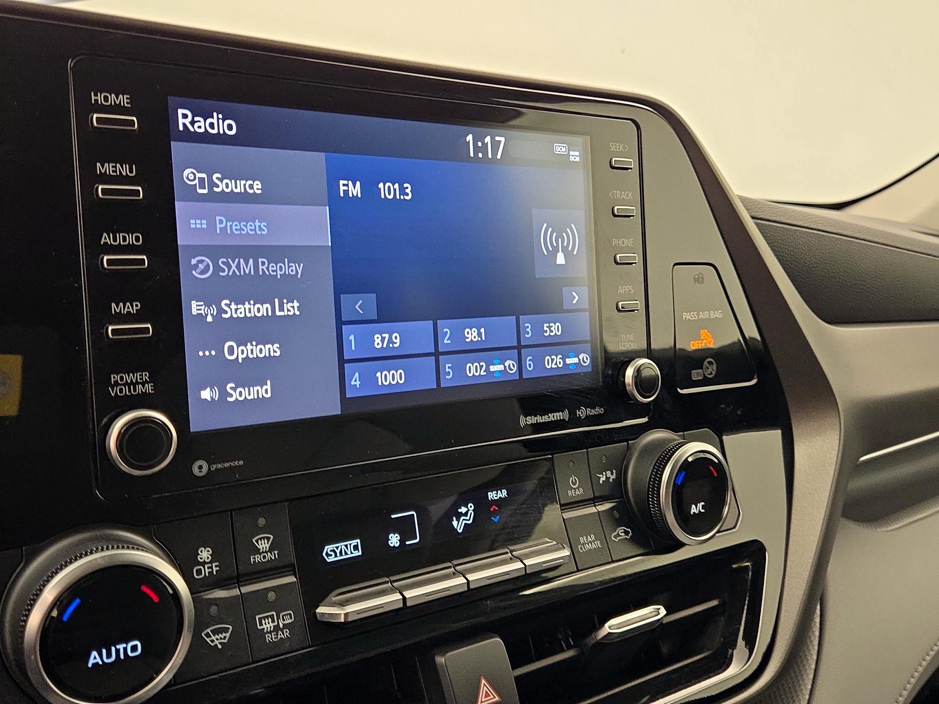 Thumbnail: 2021 Toyota Highlander - 15