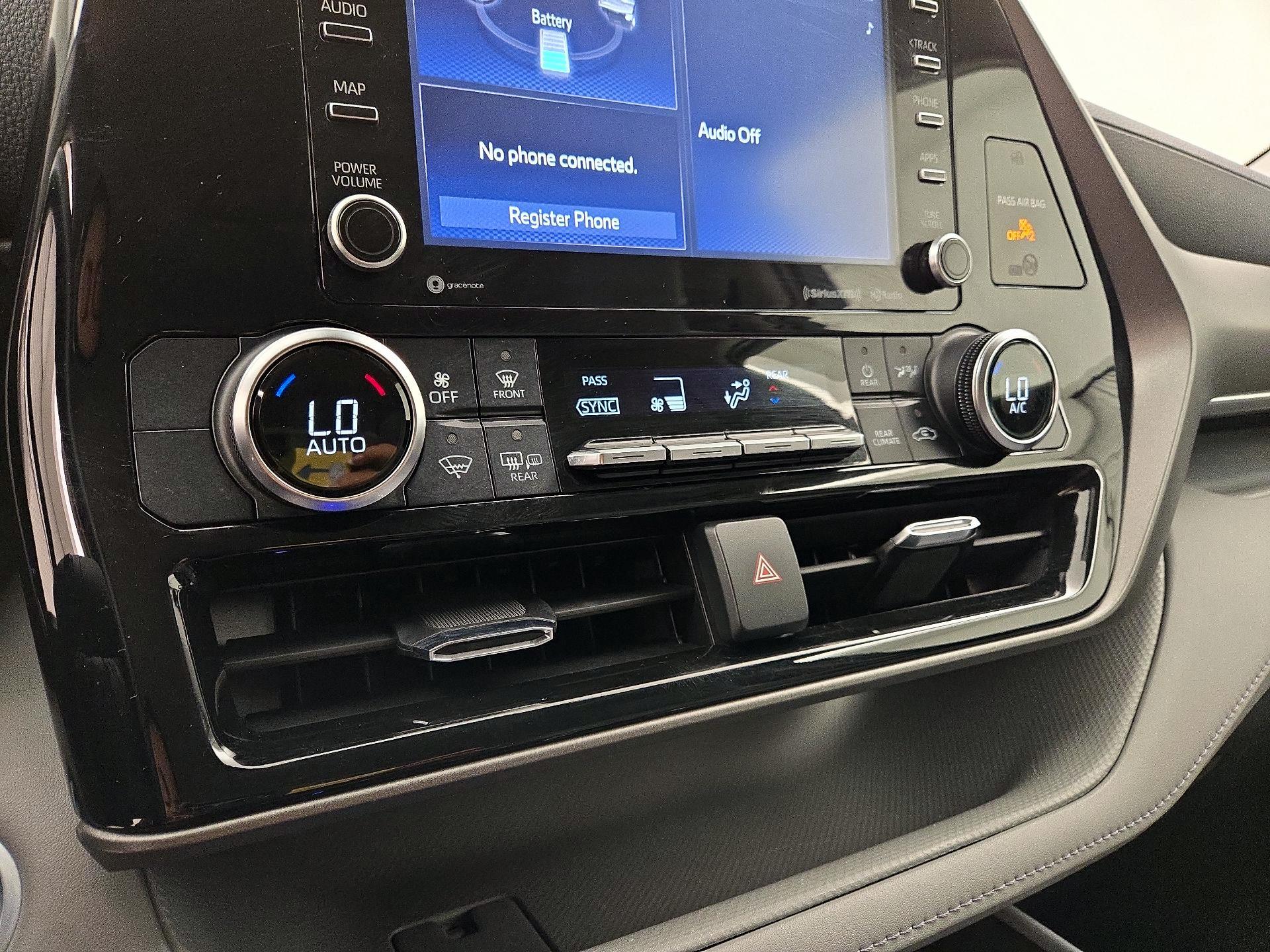 Thumbnail: 2021 Toyota Highlander - 16