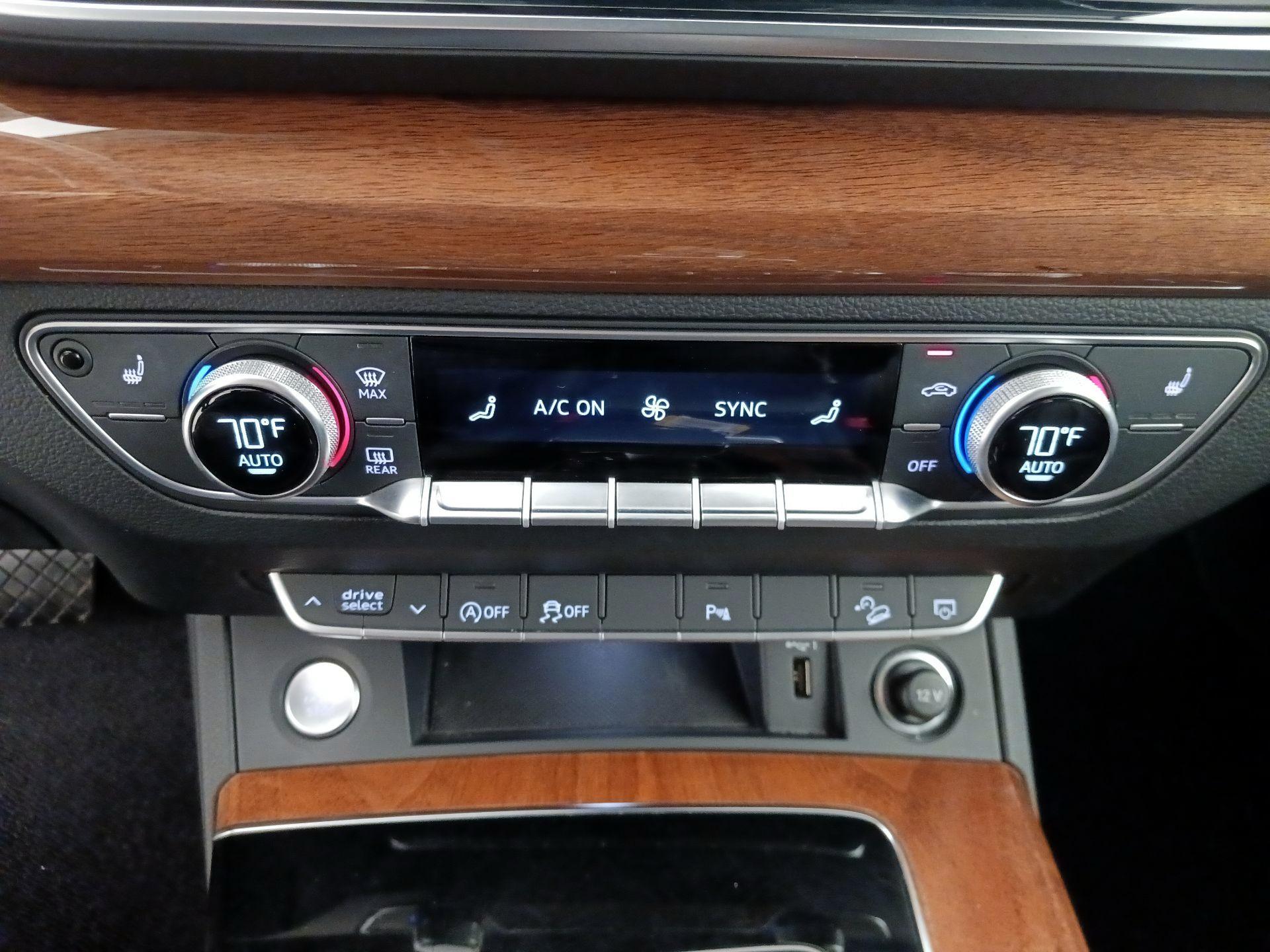 Thumbnail: 2022 Audi Q5 - 16