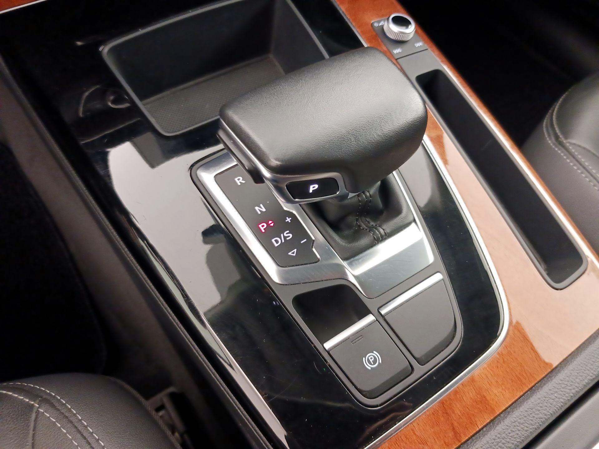 Thumbnail: 2022 Audi Q5 - 17