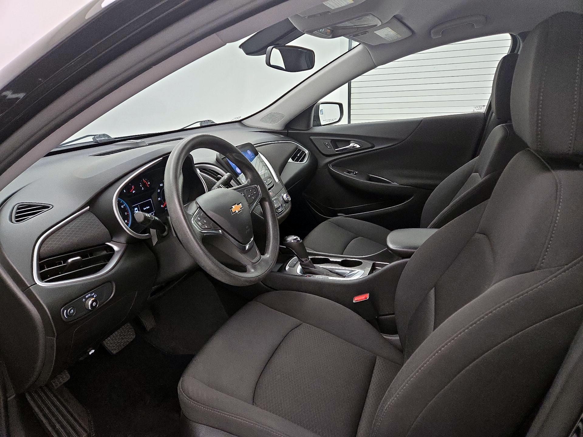 Thumbnail: 2020 Chevrolet Malibu - 11