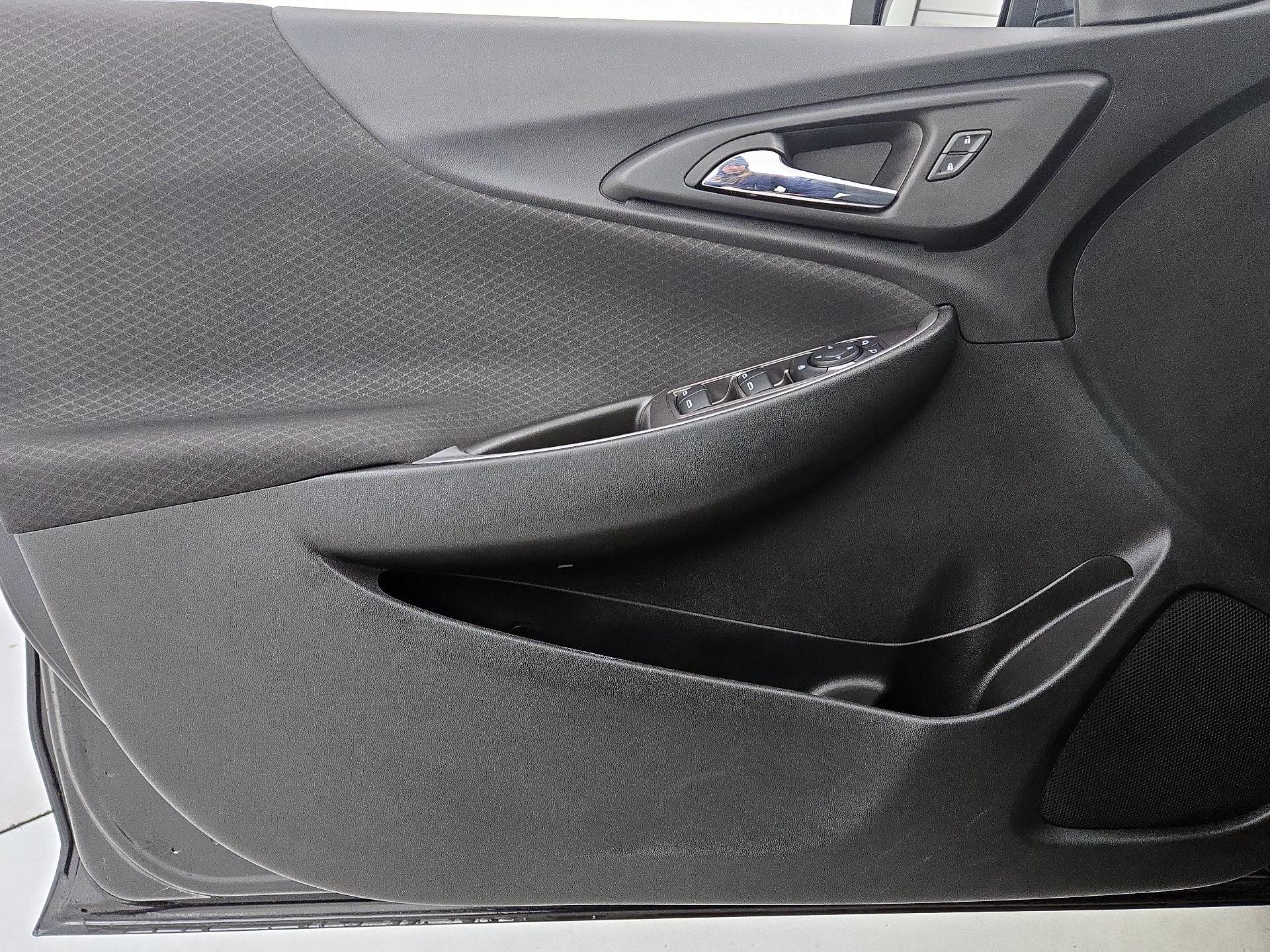 Thumbnail: 2020 Chevrolet Malibu - 12