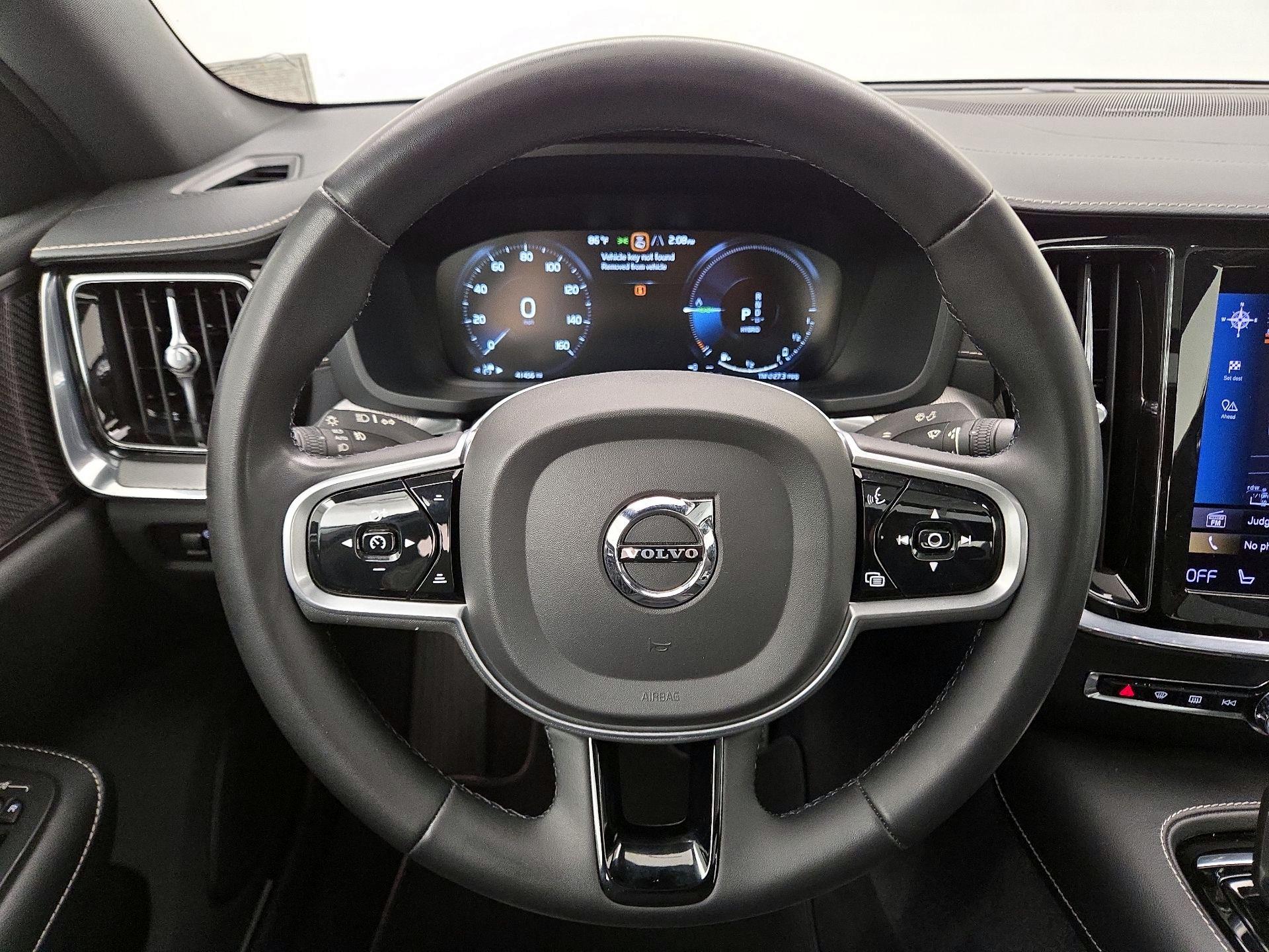 Thumbnail: 2022 Volvo S60 - 10