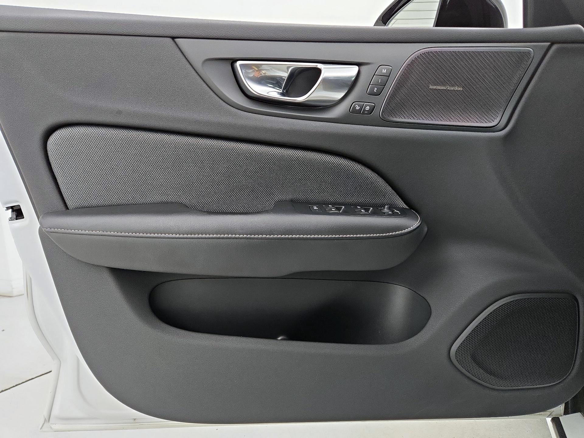 Thumbnail: 2022 Volvo S60 - 12
