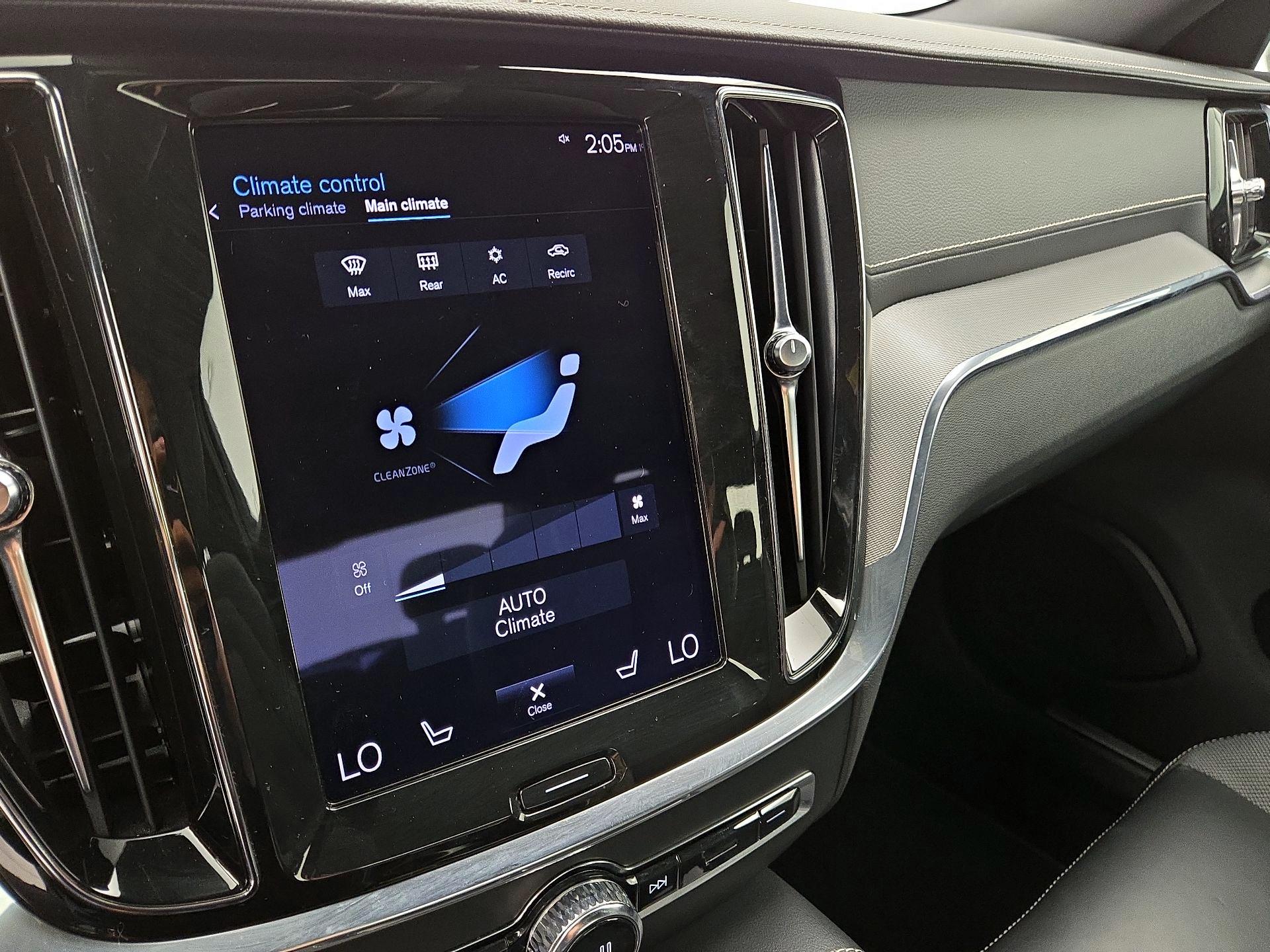 Thumbnail: 2022 Volvo S60 - 17